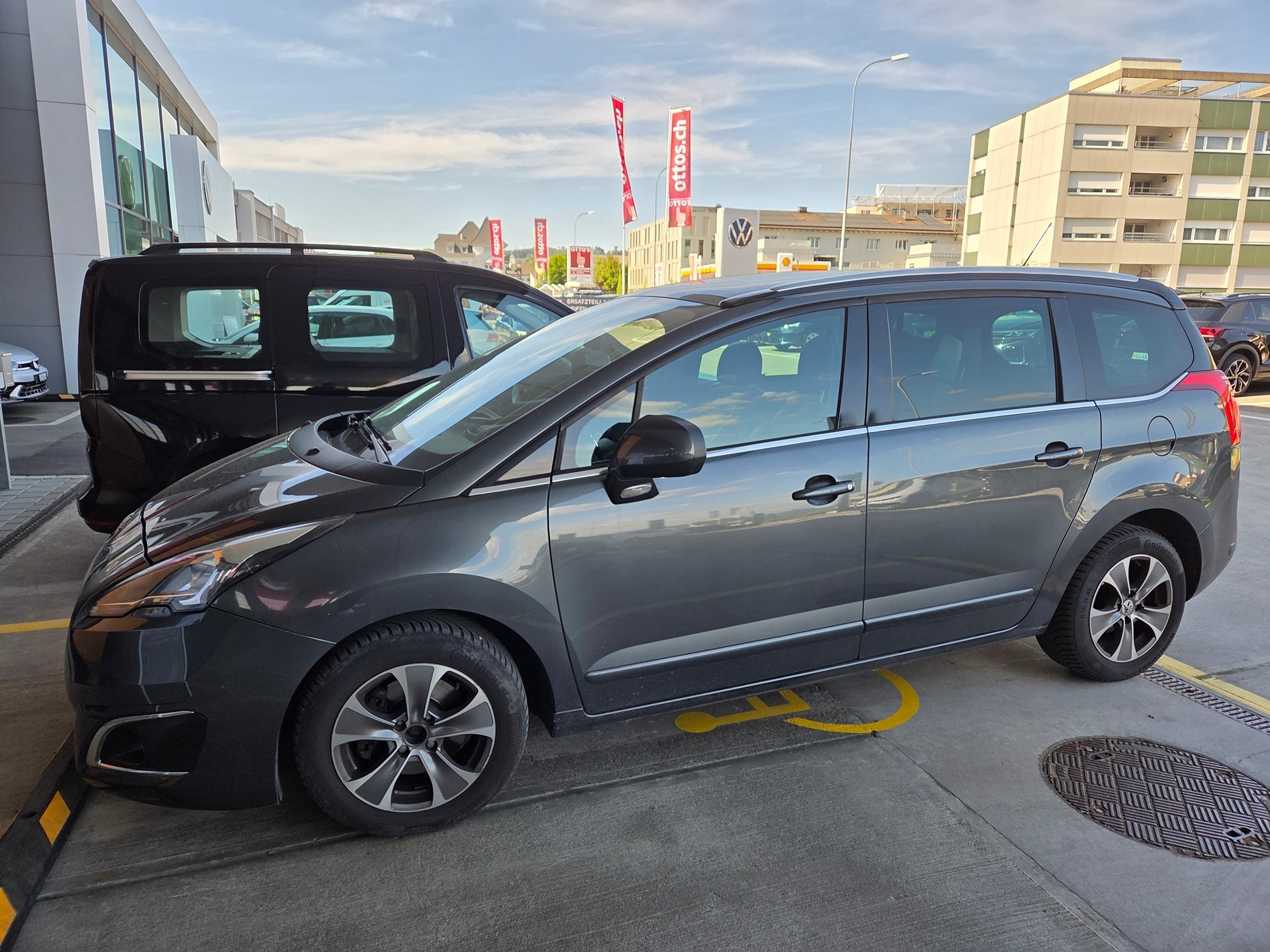 PEUGEOT 5008 — zdjęcie 2