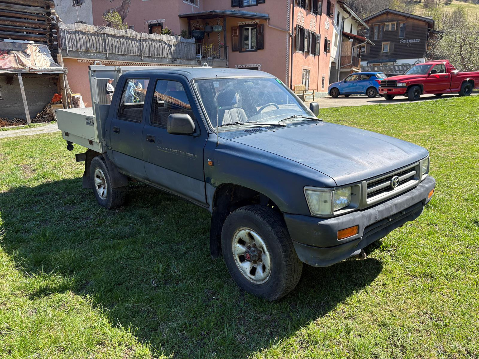 TOYOTA Hilux 4WD — zdjęcie 1