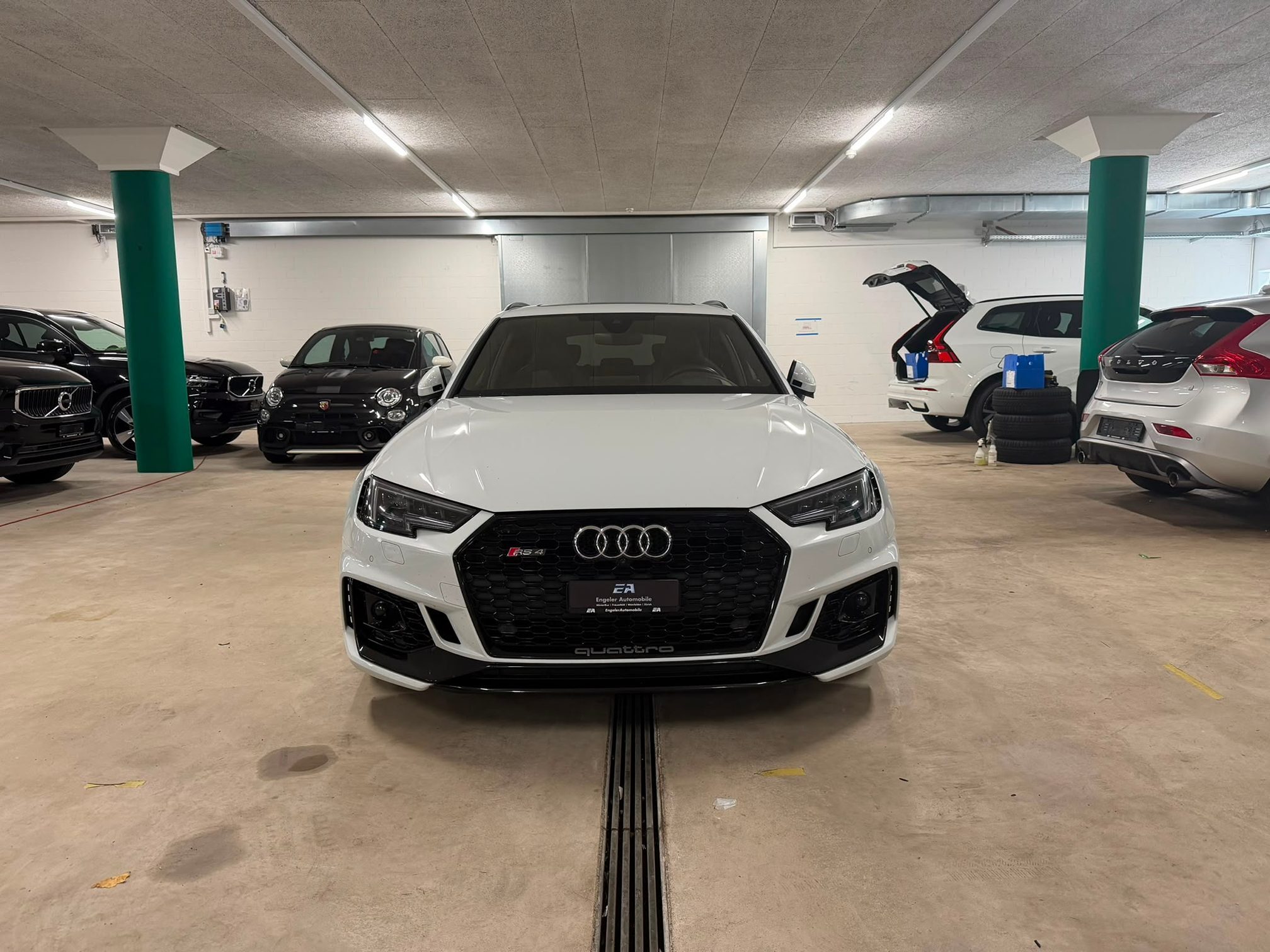AUDI RS 4 Avant — zdjęcie 2