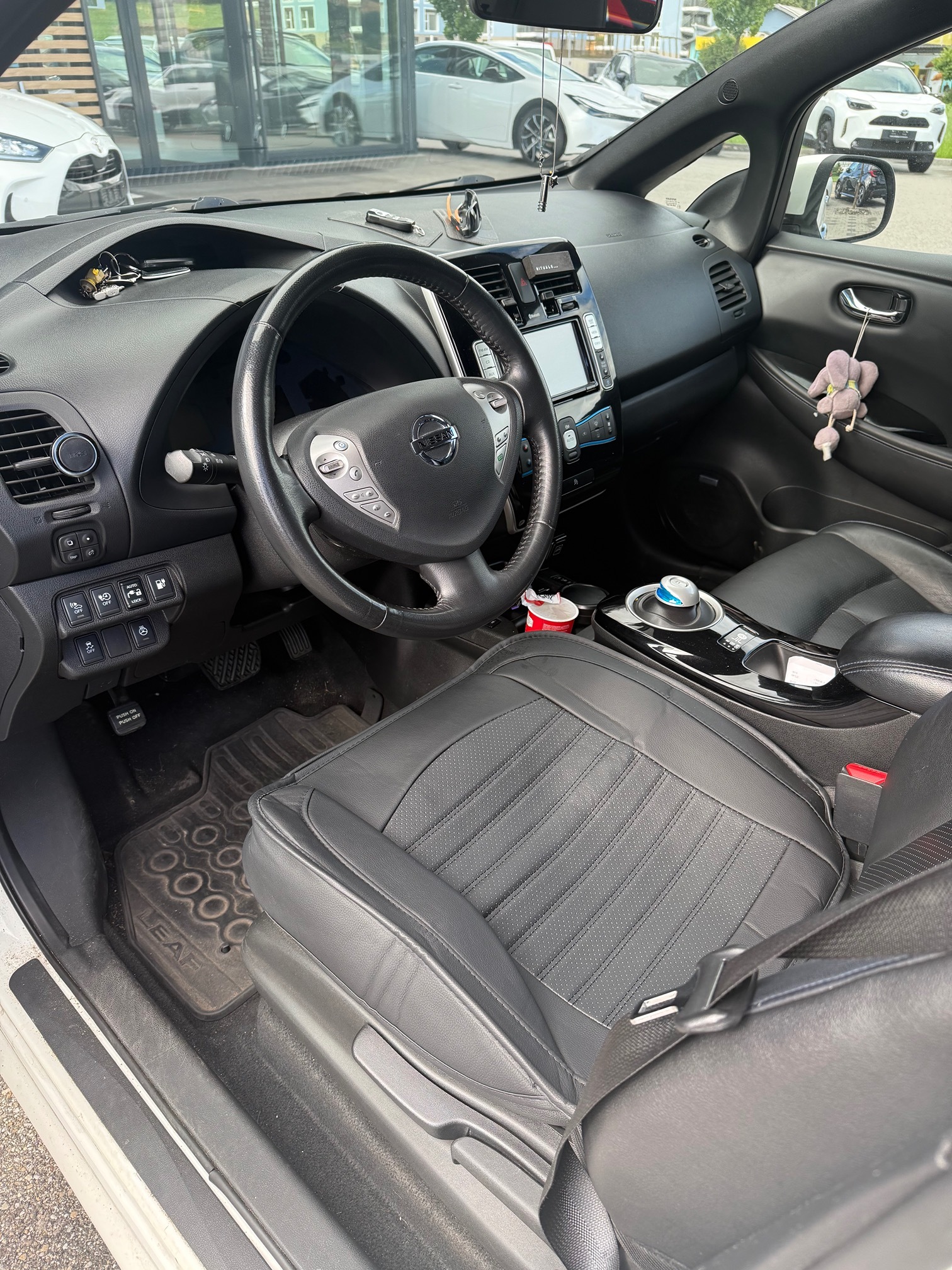 NISSAN LEAF — zdjęcie 13