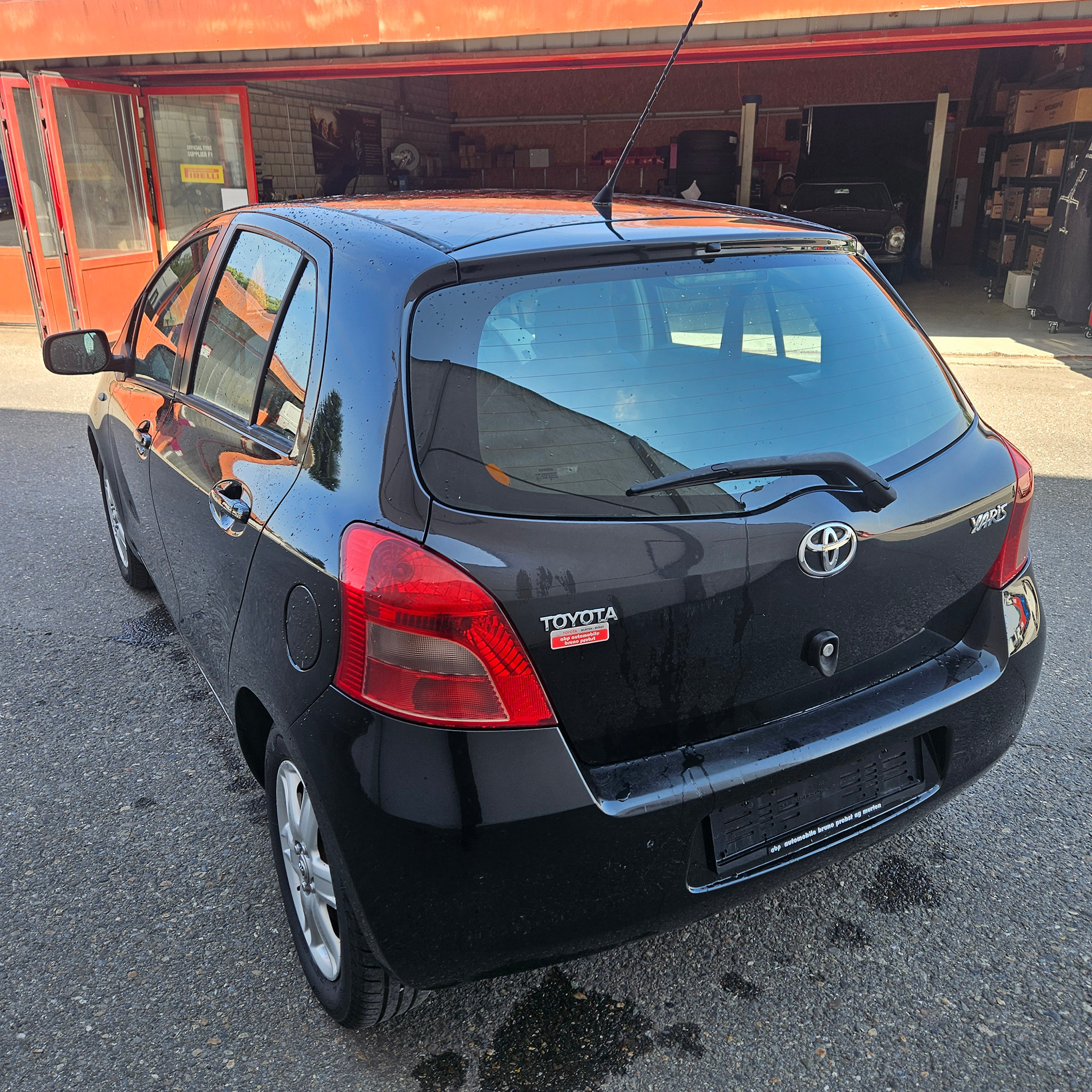 TOYOTA Yaris 1.3 — zdjęcie 8