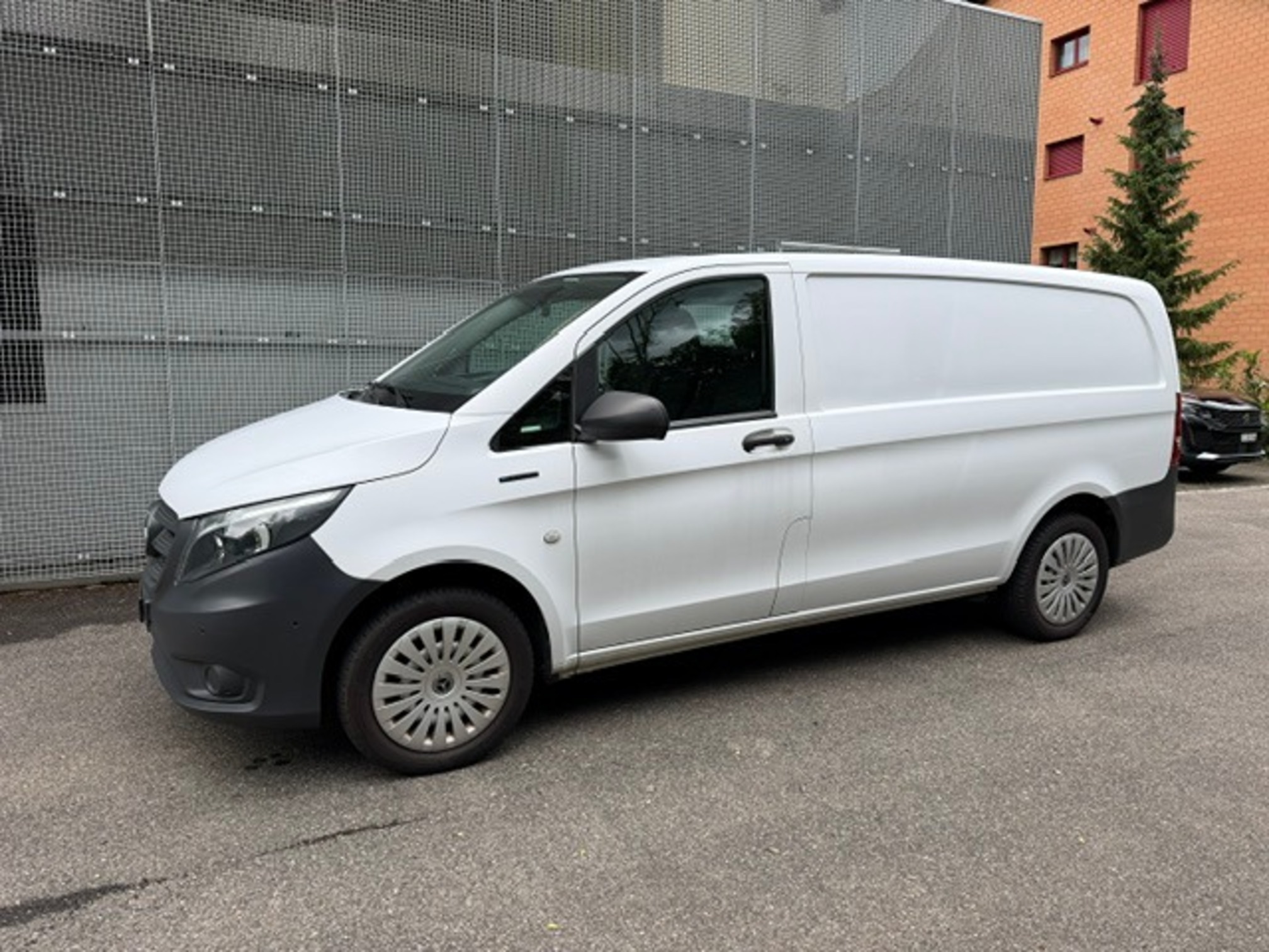 MERCEDES-BENZ eVito — zdjęcie 2