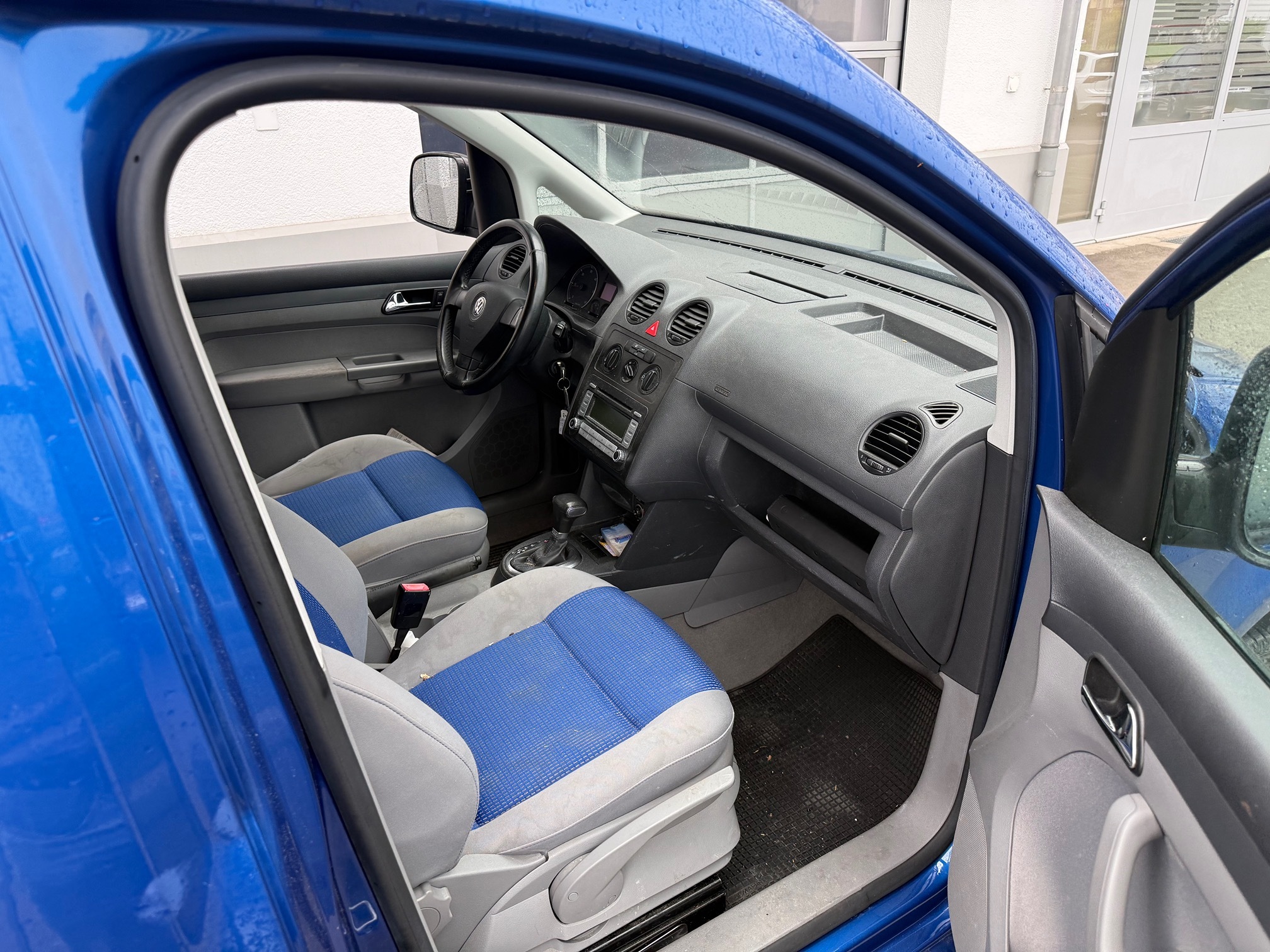 VW Caddy — zdjęcie 9