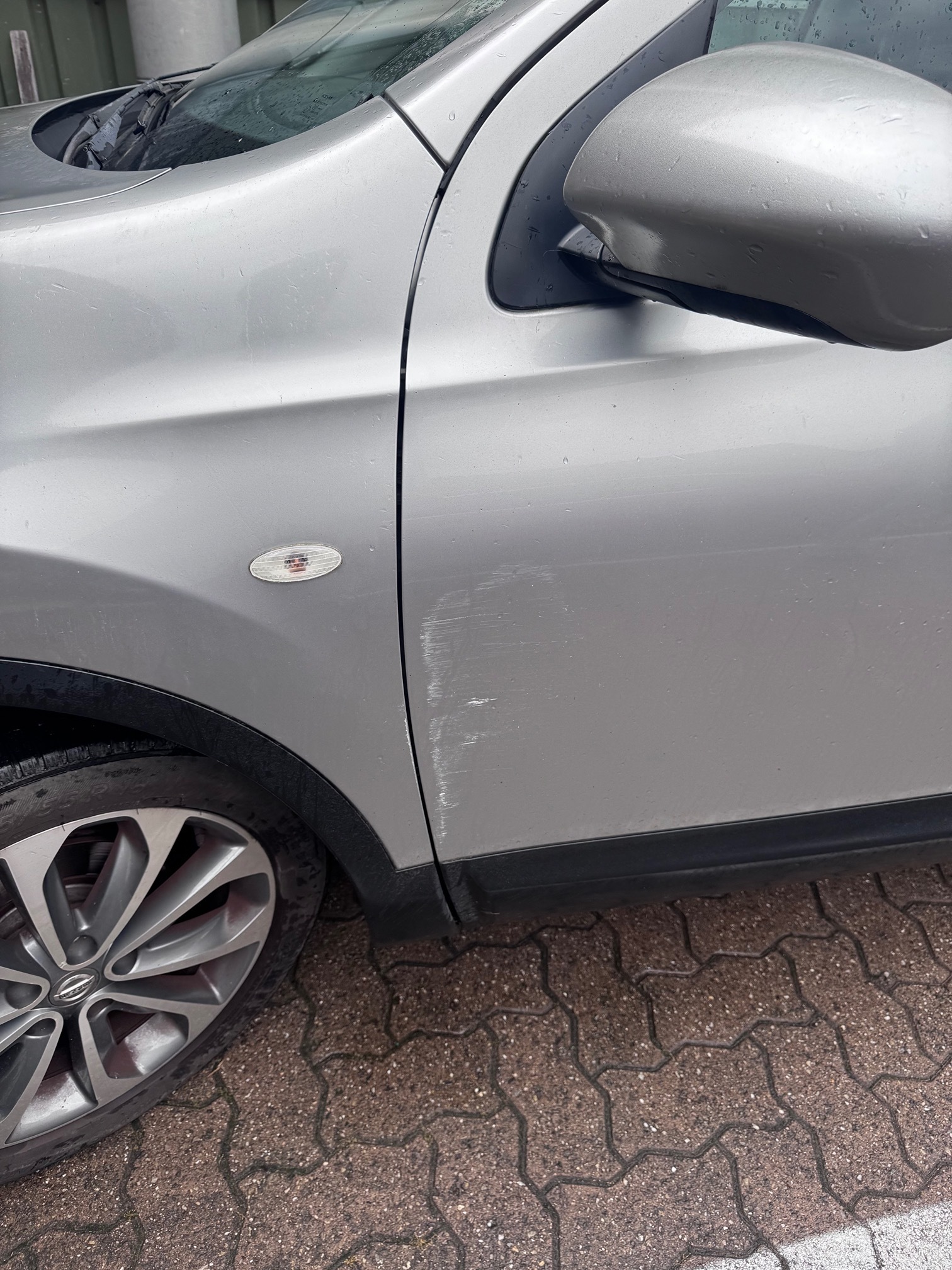 NISSAN Qashqai 1.6 — zdjęcie 4