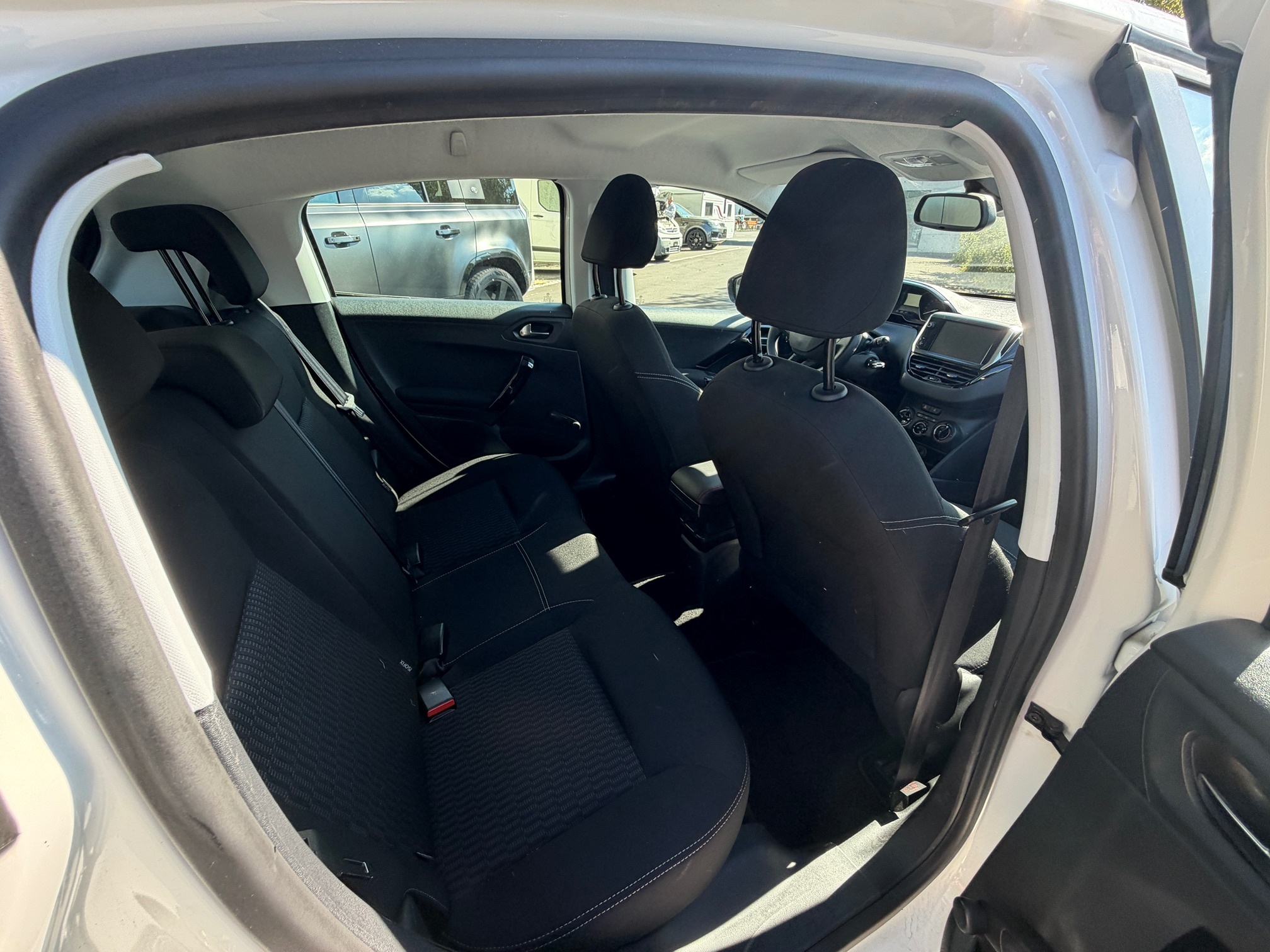 PEUGEOT 208 1.2 VTi — zdjęcie 12