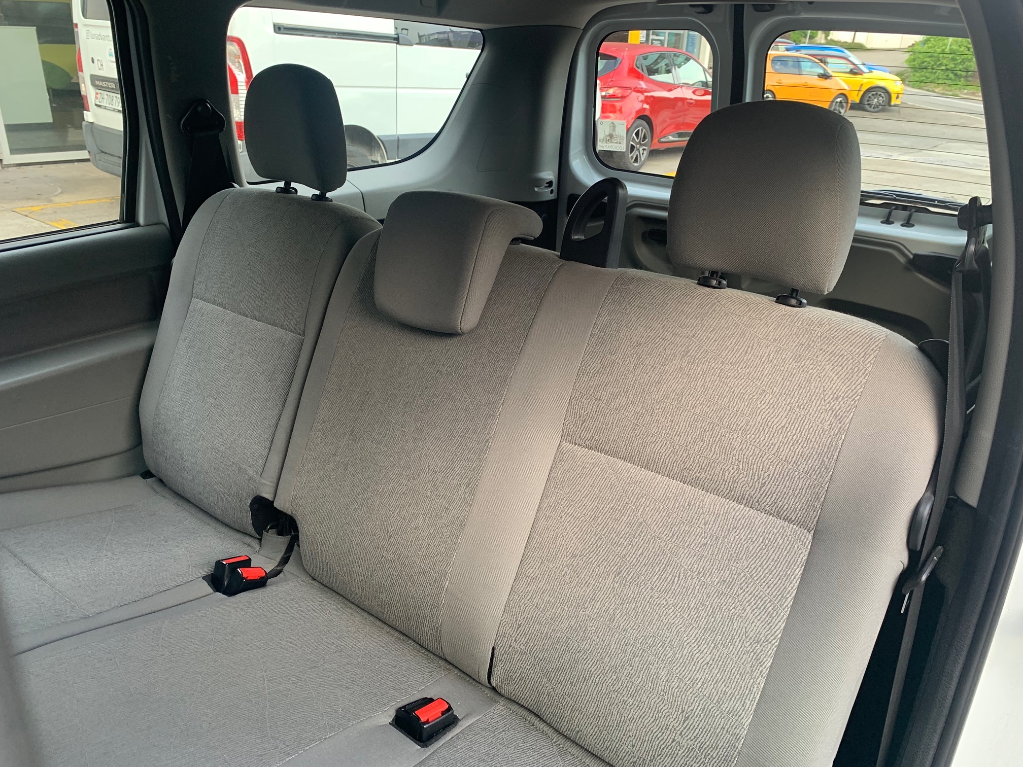 DACIA Logan 1.6 — zdjęcie 14