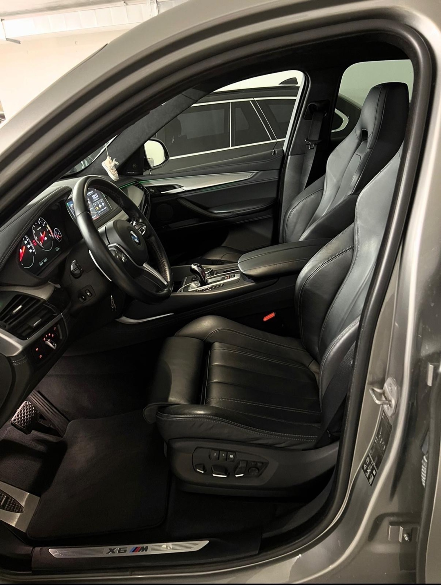 BMW X6 M — zdjęcie 10