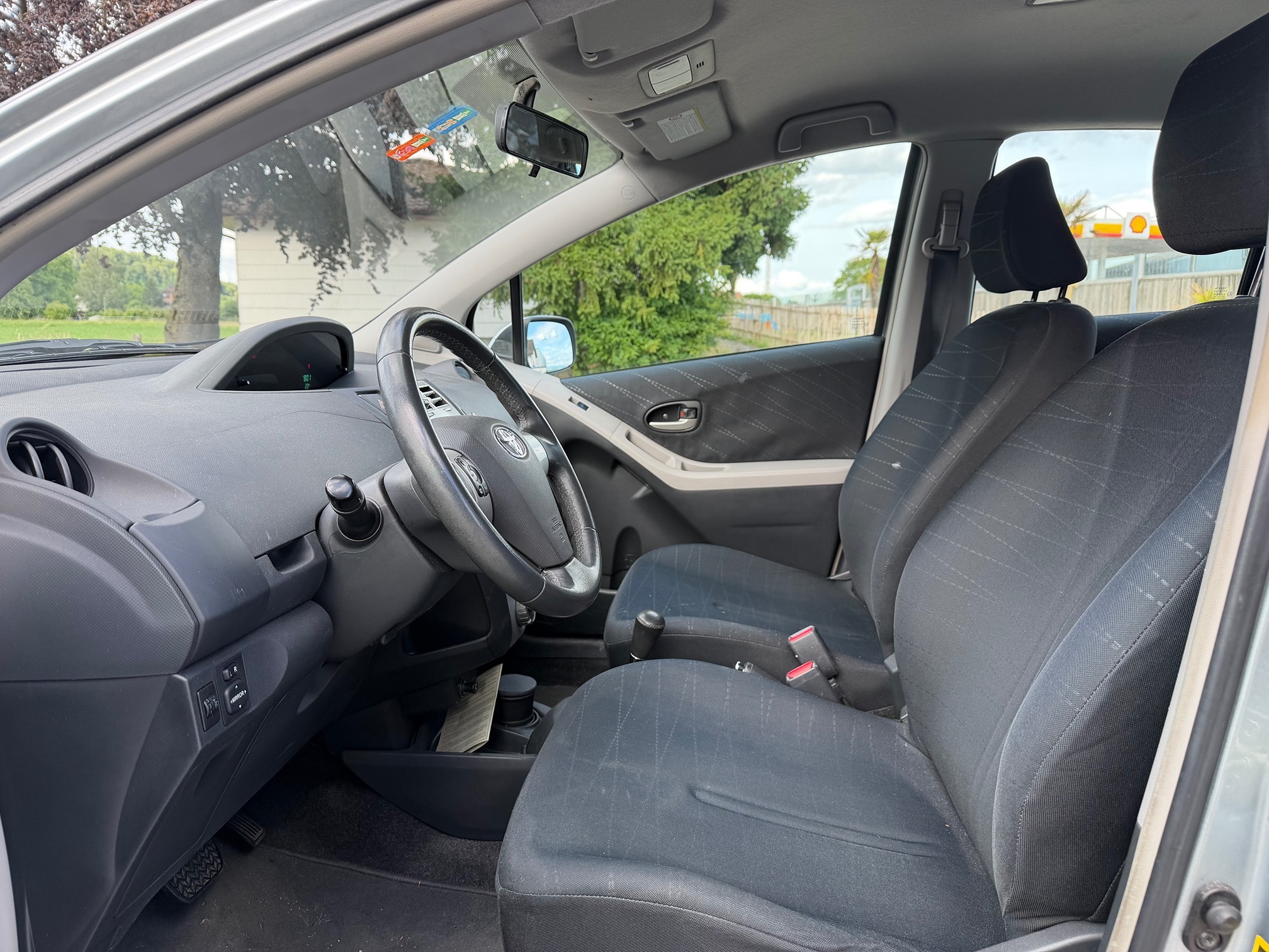 TOYOTA Yaris 1.3 mit MFK — zdjęcie 8