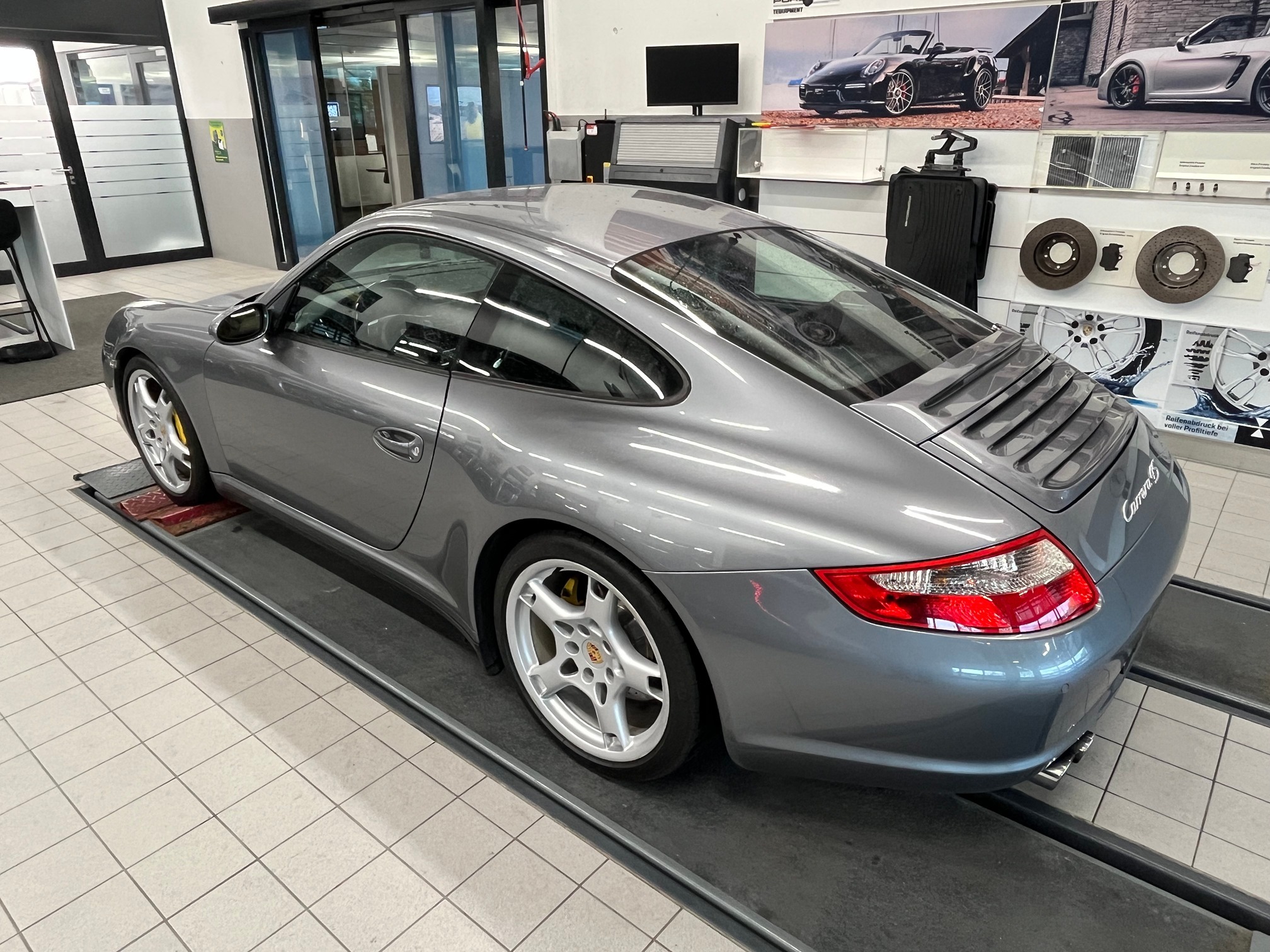PORSCHE 911 Carrera 4S — zdjęcie 3
