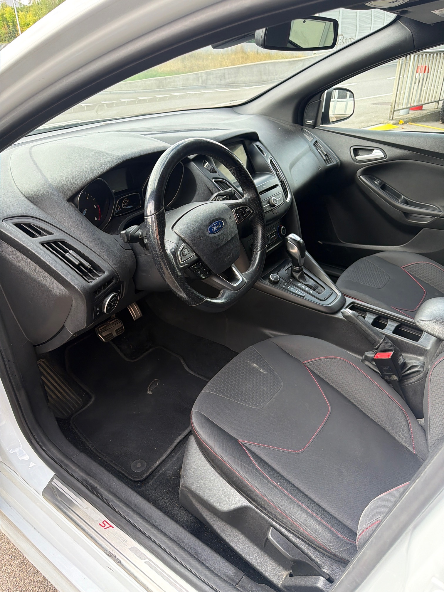 FORD Focus 2.0 TDCi — zdjęcie 8