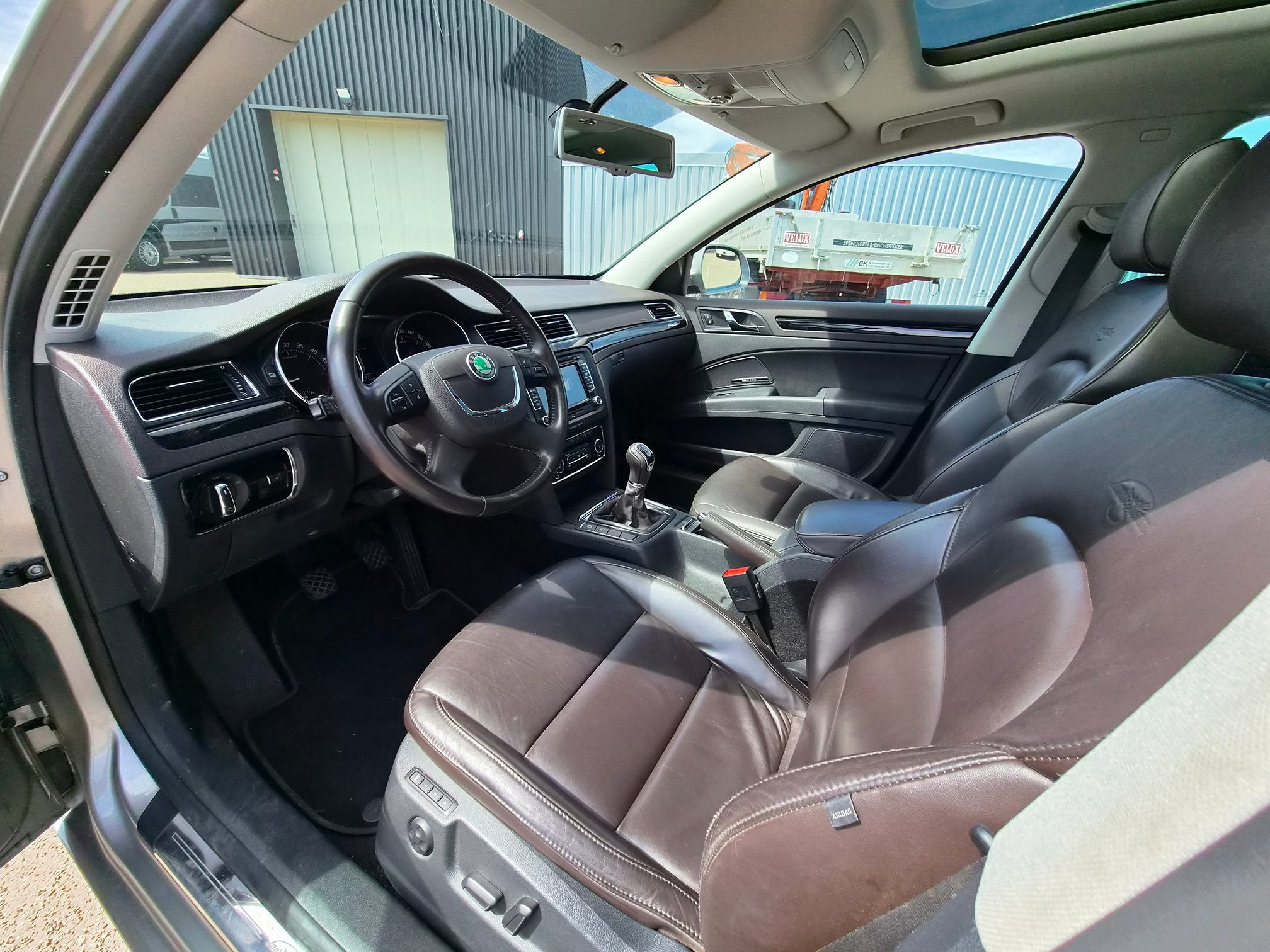 SKODA Superb 2.0 TDI — zdjęcie 5
