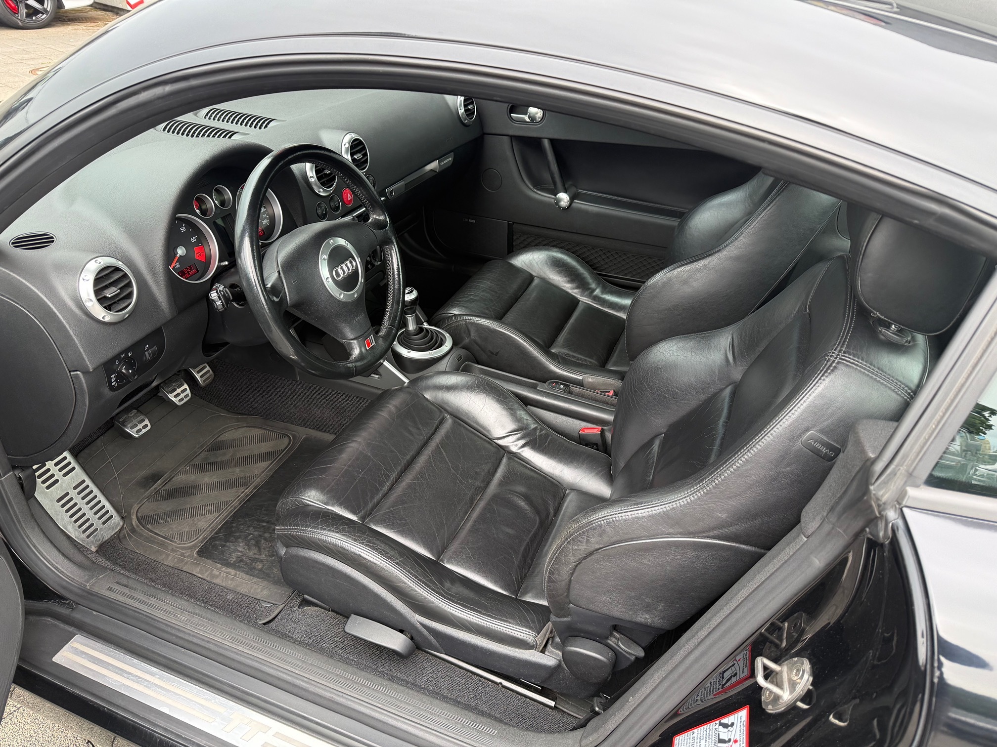 AUDI TT Coupé Quattro — zdjęcie 8