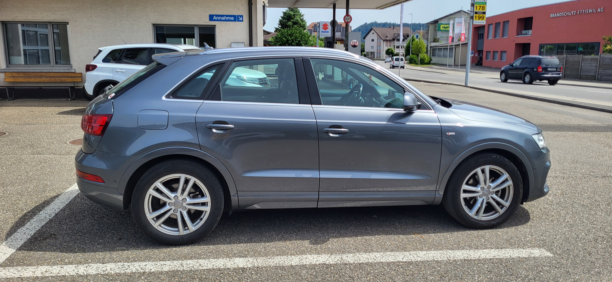 AUDI Q3 2.0TDI quattro — zdjęcie 6