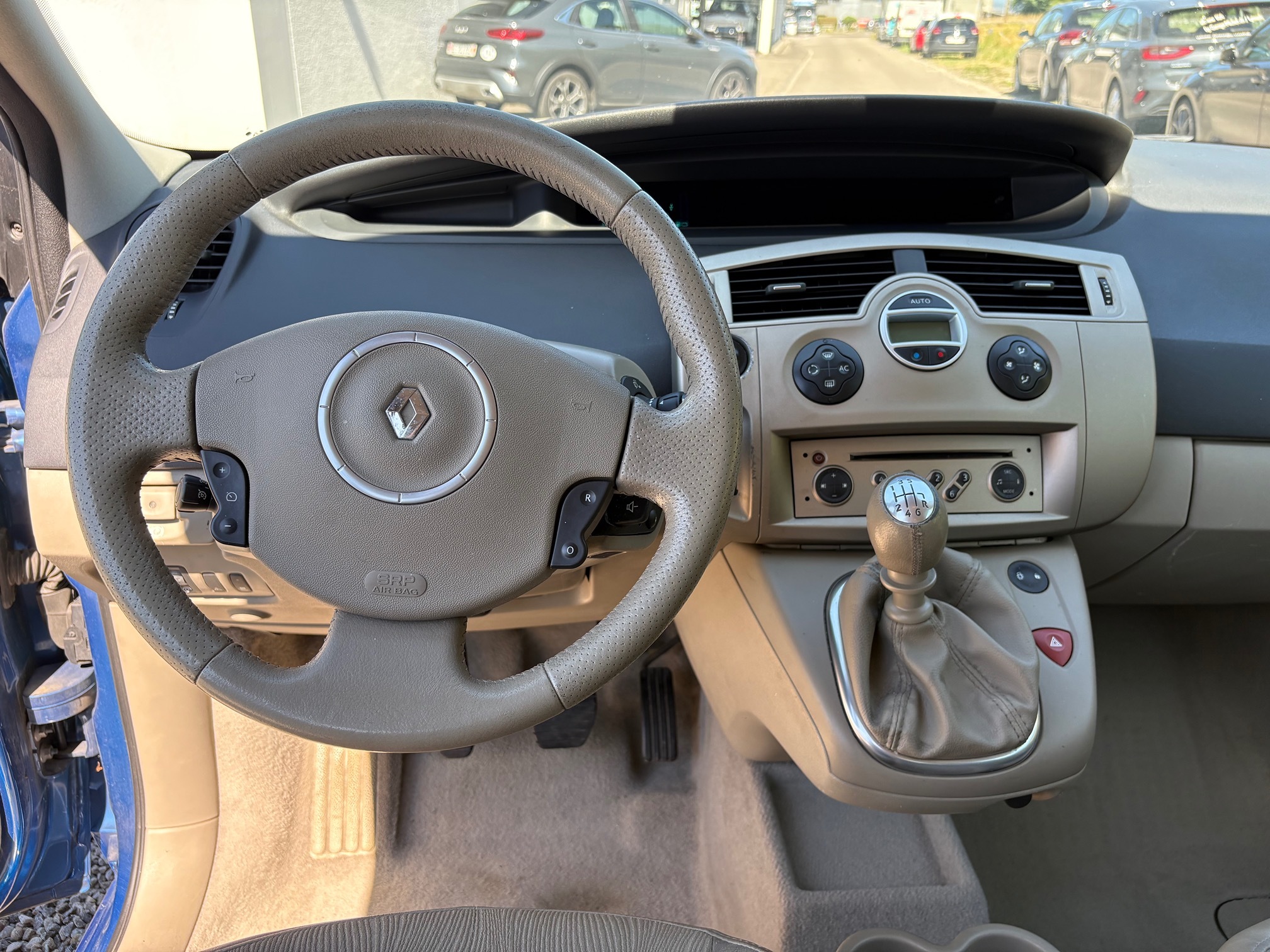RENAULT Mégane Scénic II — zdjęcie 15