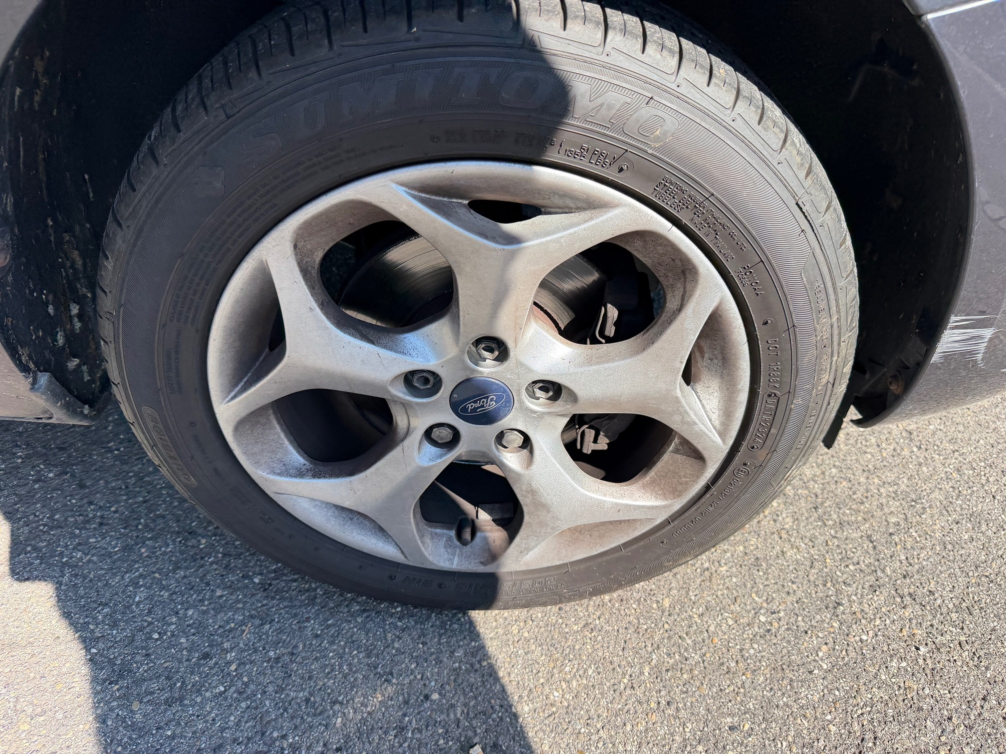 FORD Focus 1.6i 16V — zdjęcie 11