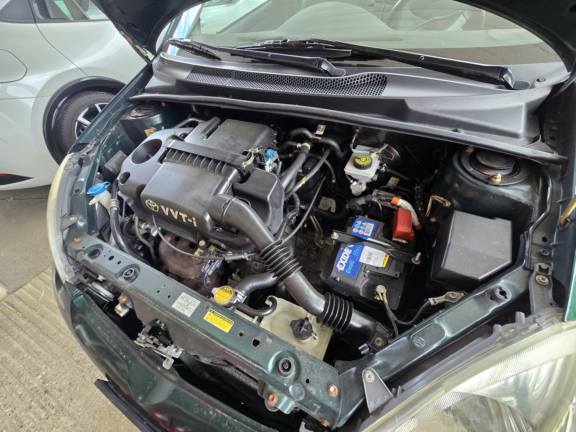 TOYOTA Yaris 1.3 — zdjęcie 3