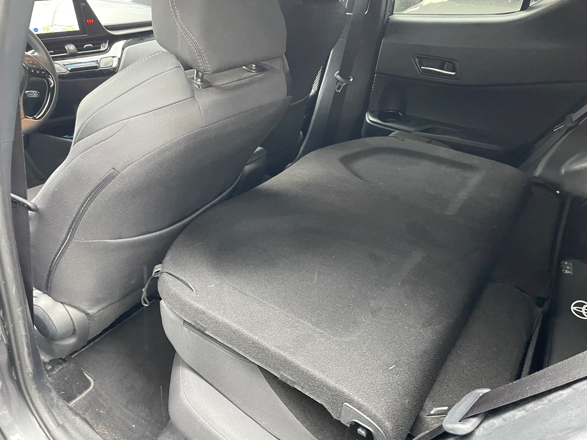 TOYOTA C-HR 1.8 Hybrid — zdjęcie 10