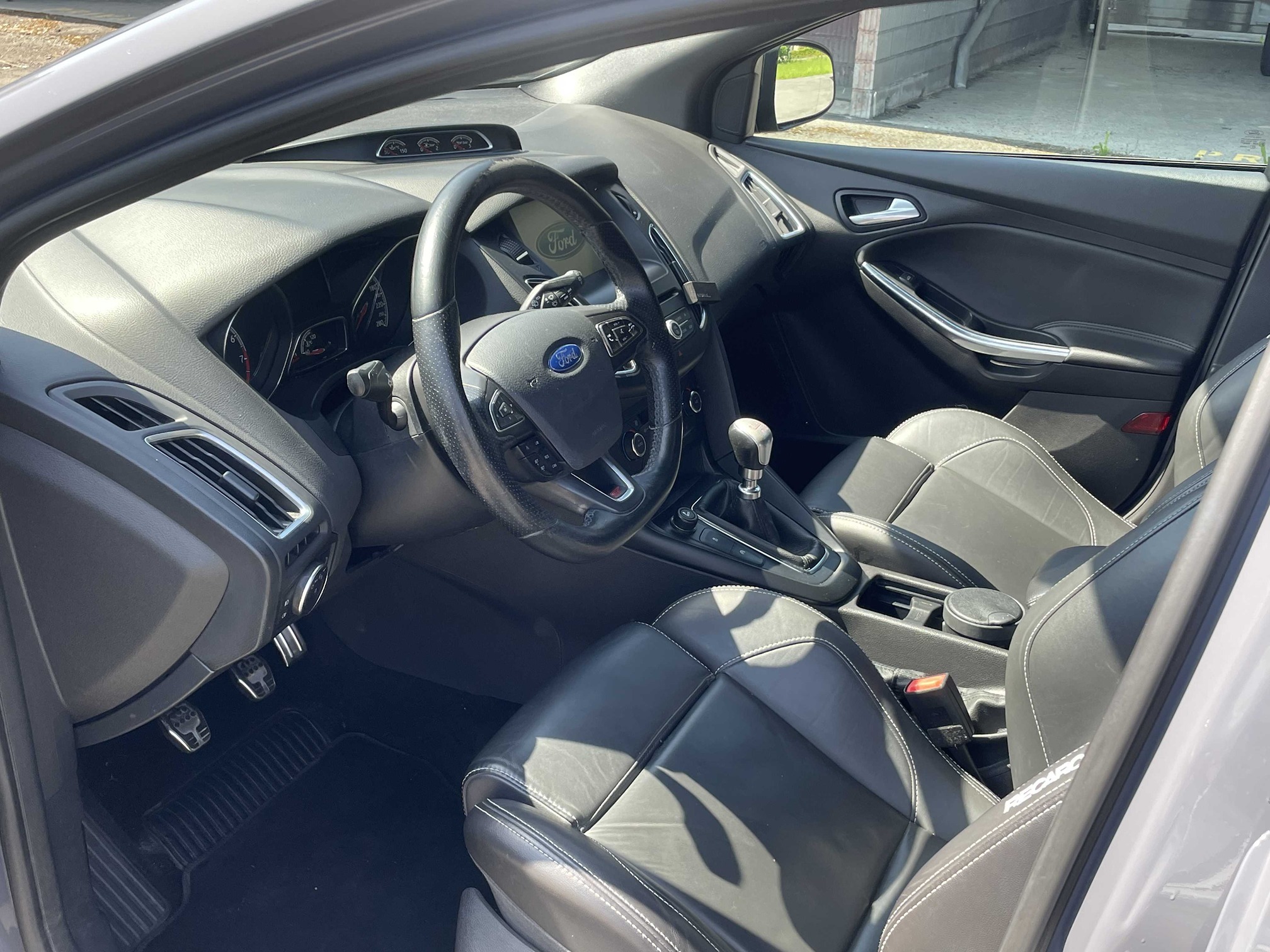 FORD Focus ST 2.0 SCTi — zdjęcie 10