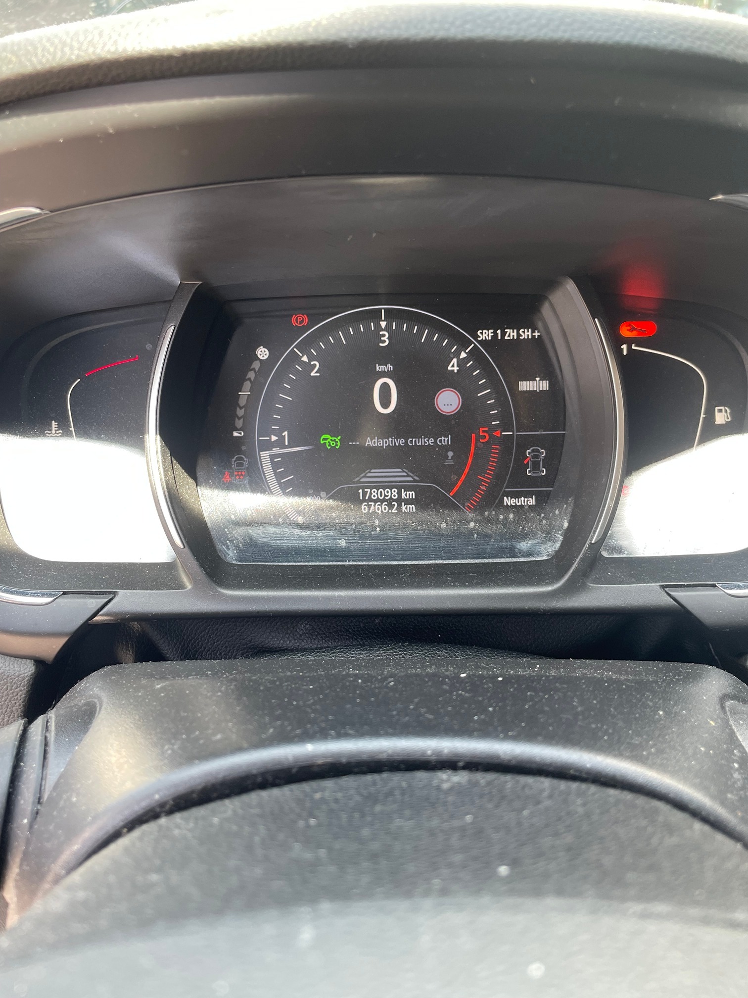 RENAULT Scenic Hybrid — zdjęcie 11