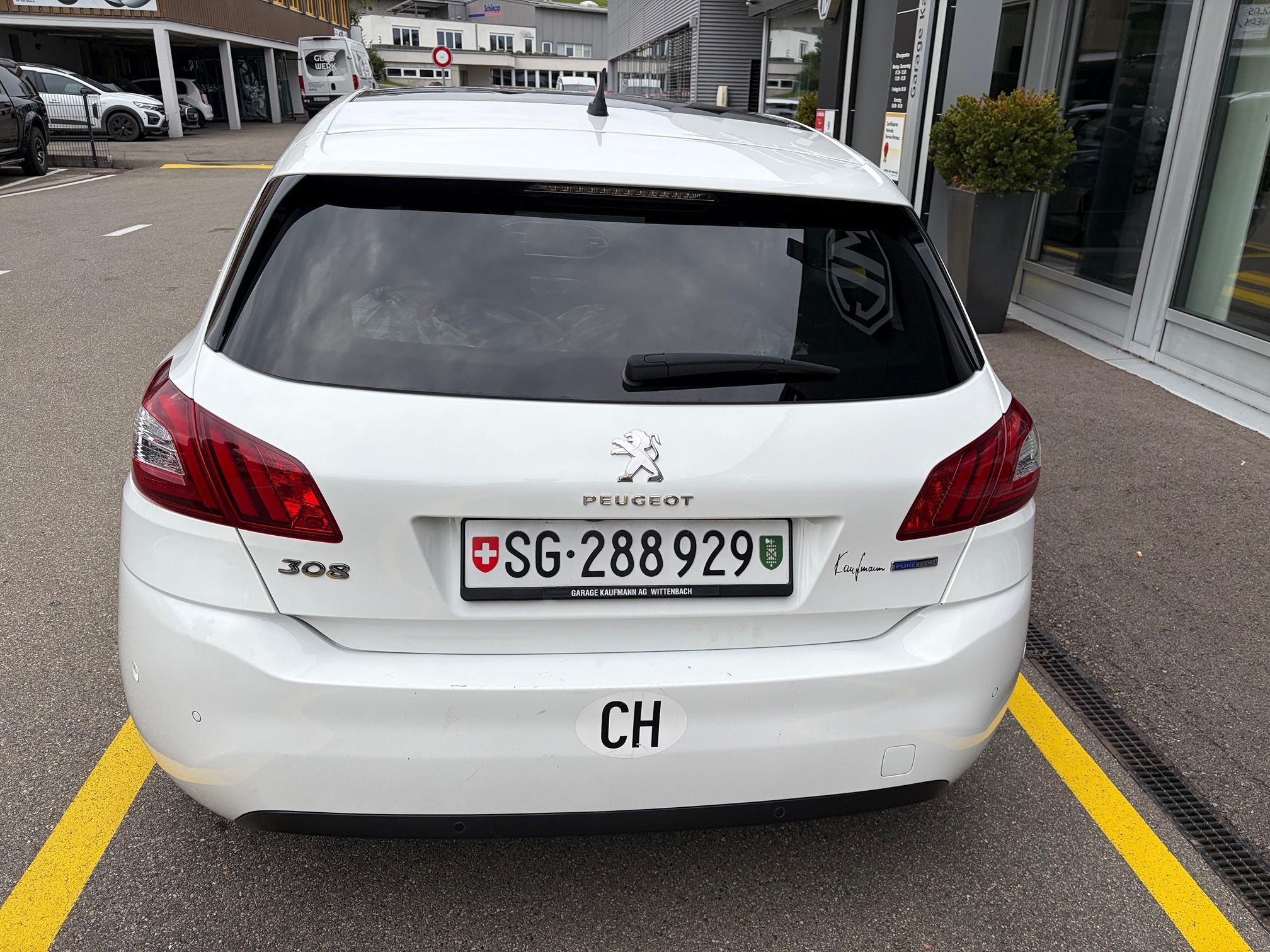 PEUGEOT 308 1.2i STT — zdjęcie 4