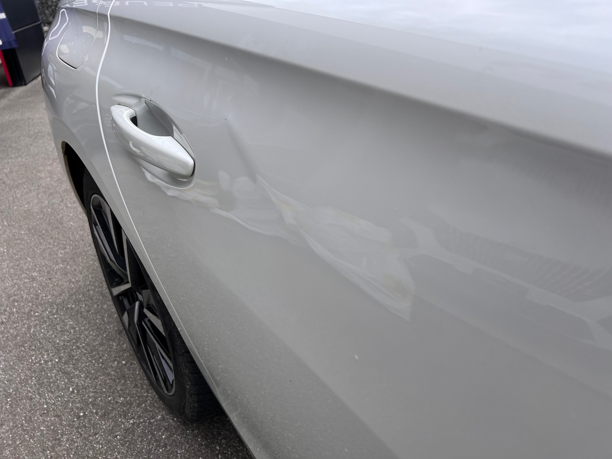 PEUGEOT 508 1.6i Hybrid — zdjęcie 8