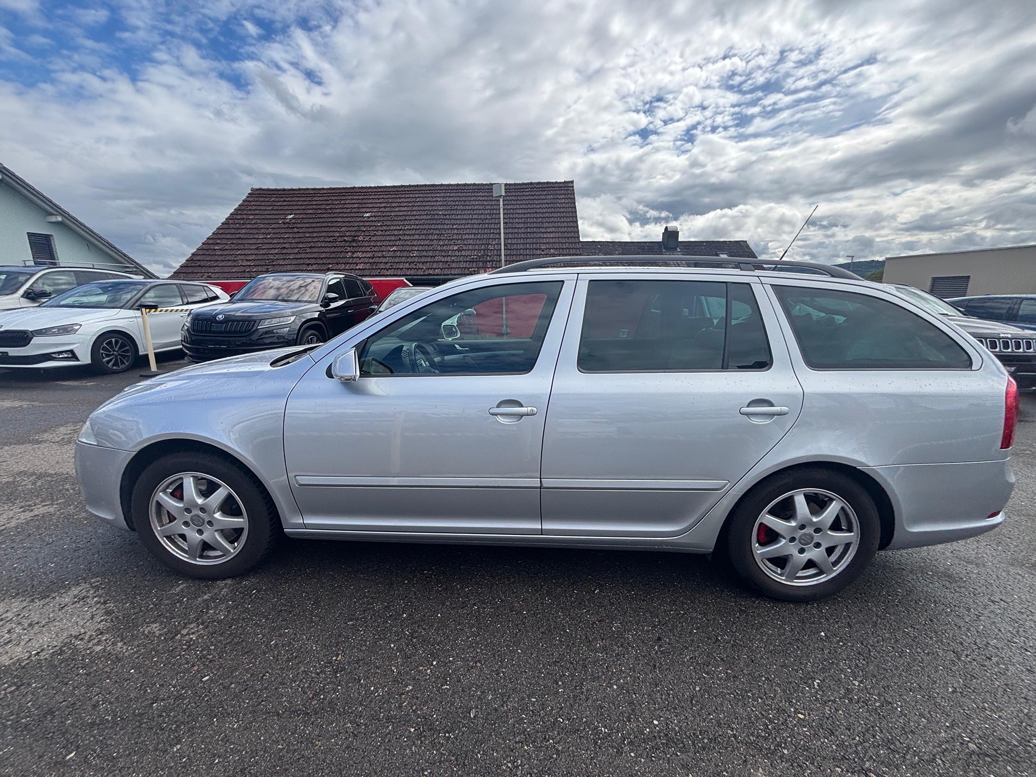 SKODA Octavia Combi — zdjęcie 8