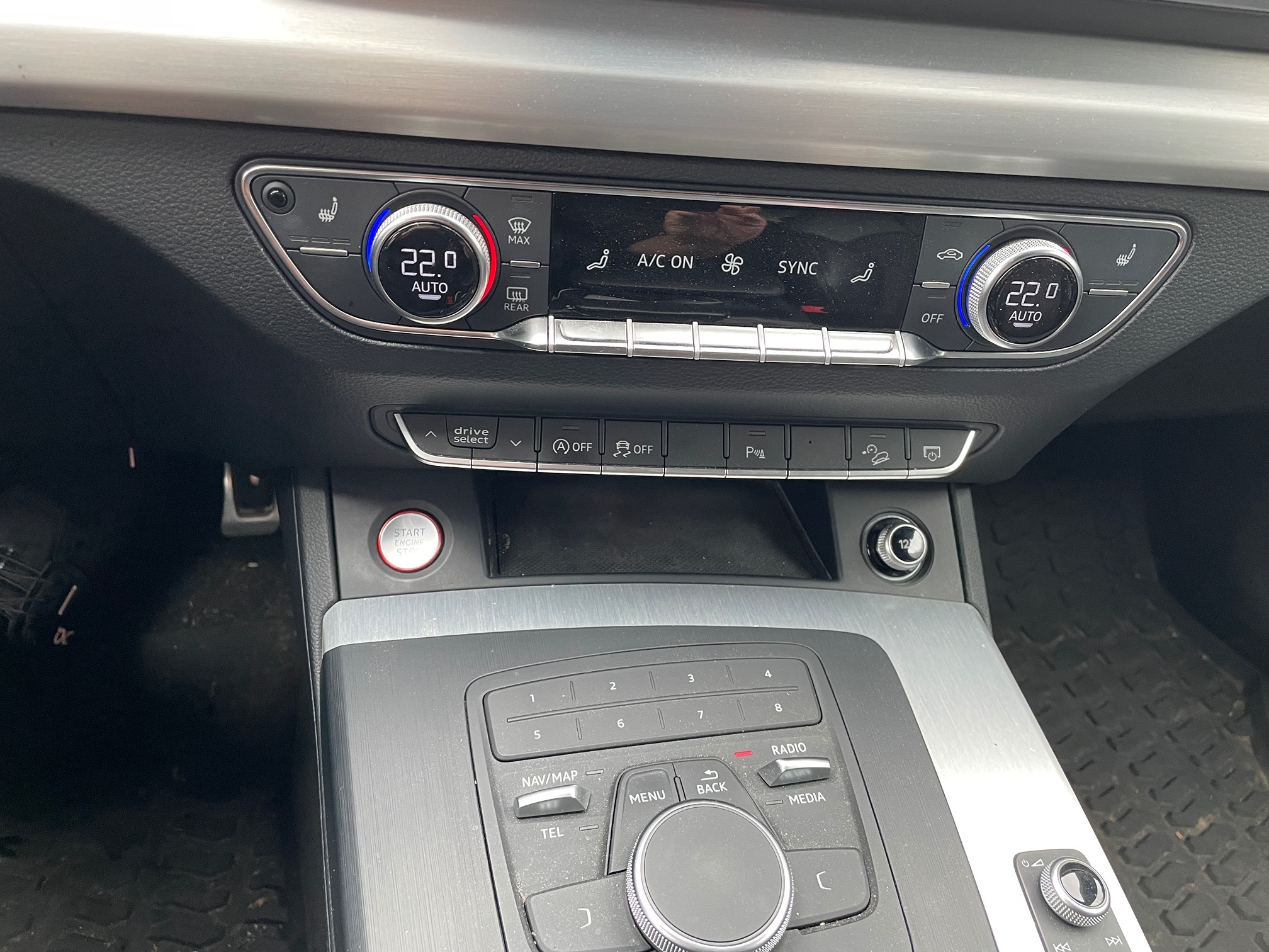 AUDI SQ5 3.0 TFSI 354 PS Tiptronic quattro — zdjęcie 10