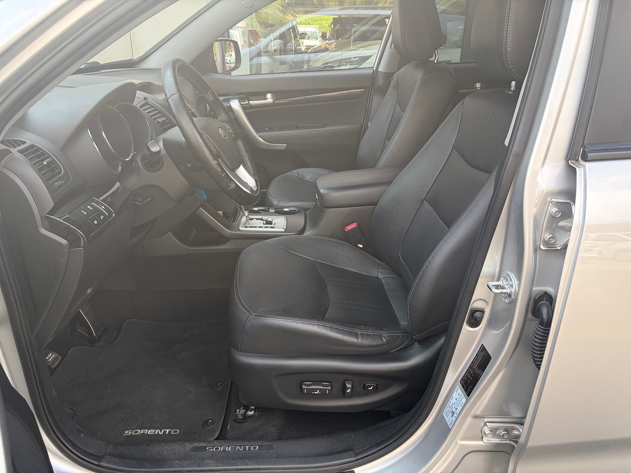 KIA Sorento III 2.2 — zdjęcie 10