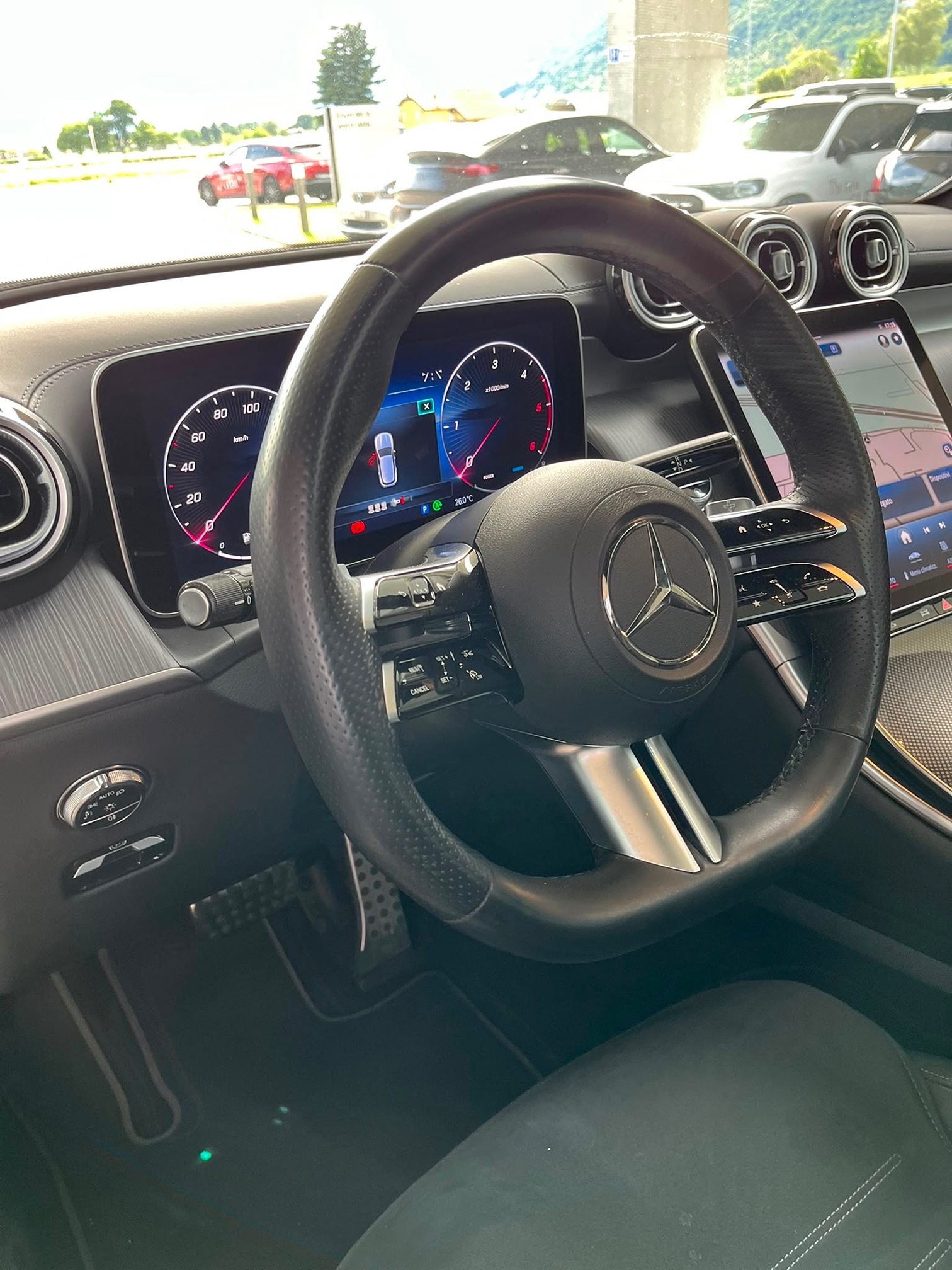 MERCEDES-BENZ GLC 220 d 4MATIC AMG LINE — zdjęcie 10