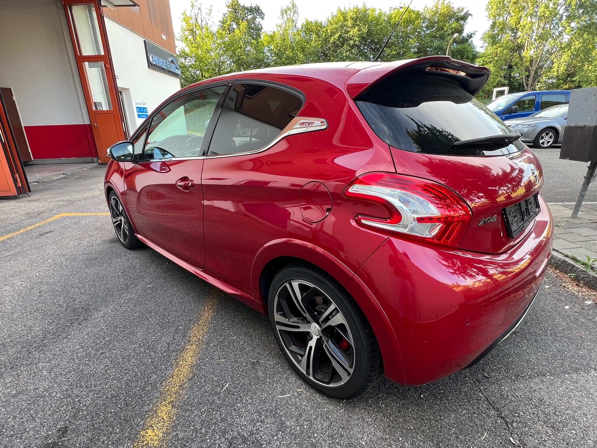 PEUGEOT 208 1.6 GTI Turbo — zdjęcie 11