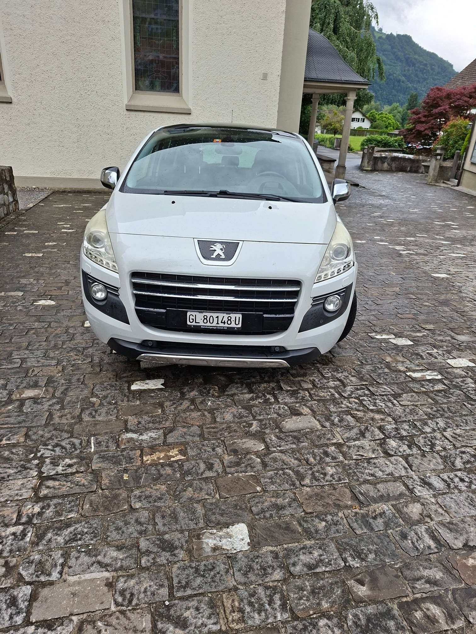 PEUGEOT 3008 HYbrid4 — zdjęcie 1