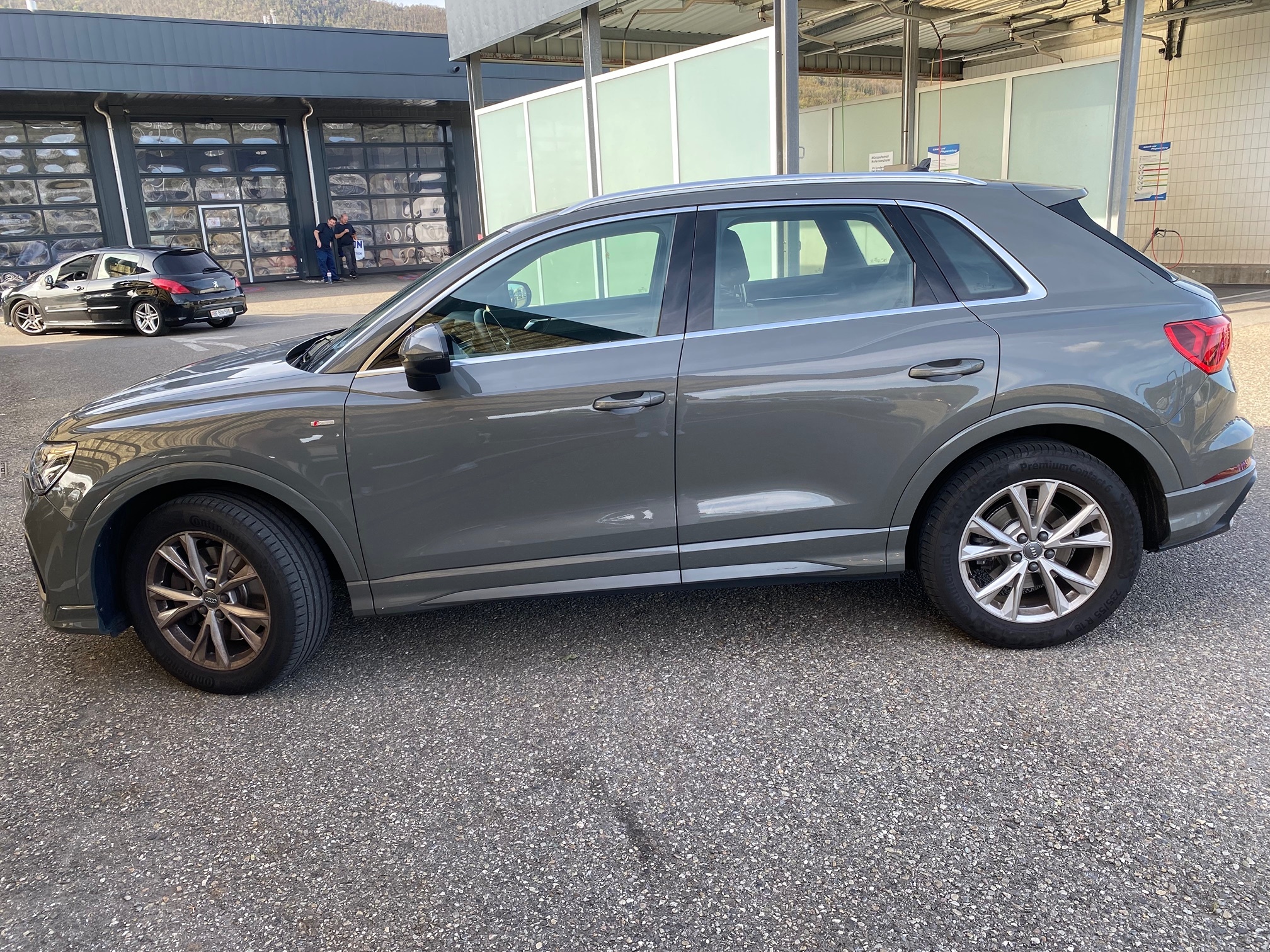 AUDI Q3 40 TFSI Quattro S-line — zdjęcie 2