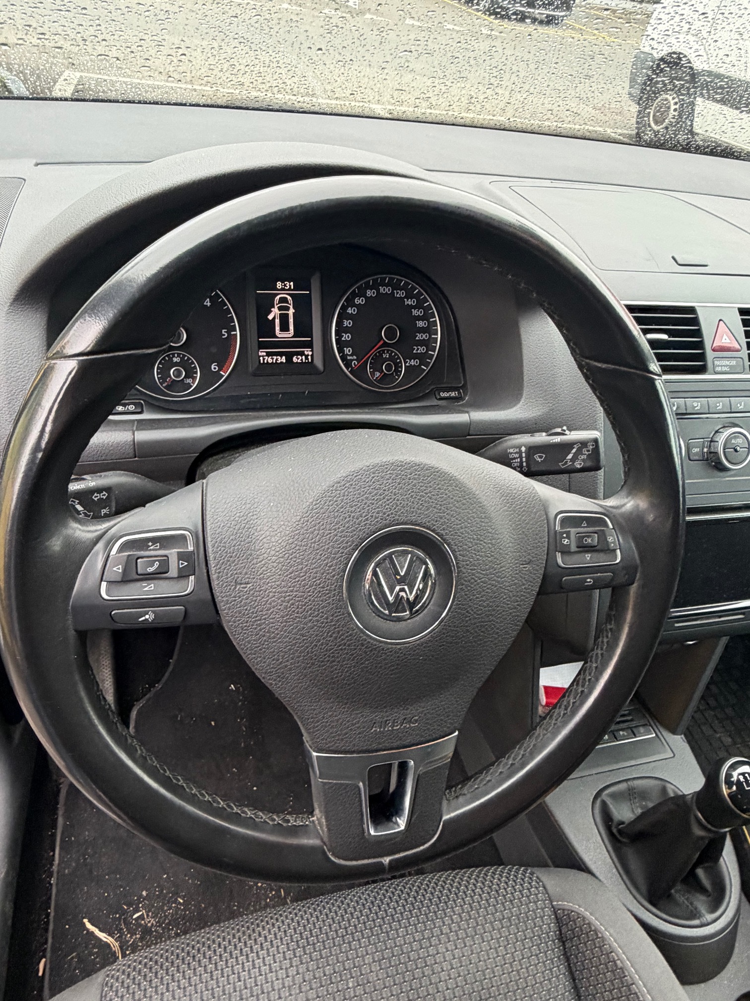 VW Touran 2.0 TDI — zdjęcie 12