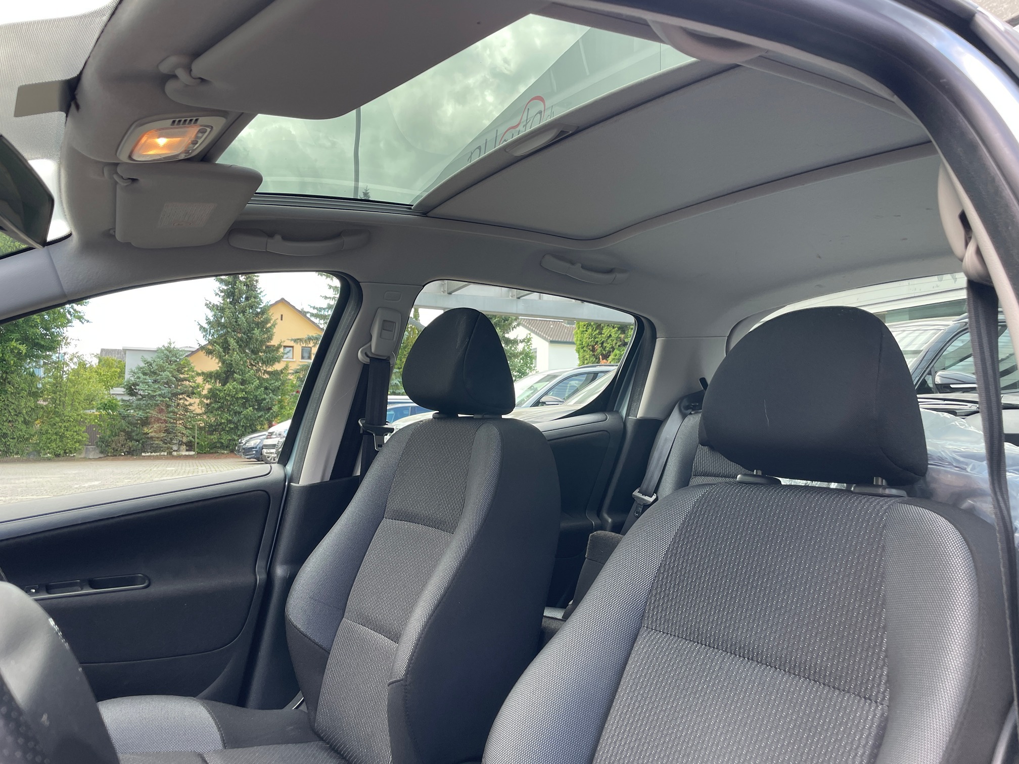 PEUGEOT 207 1.4i 16V — zdjęcie 11