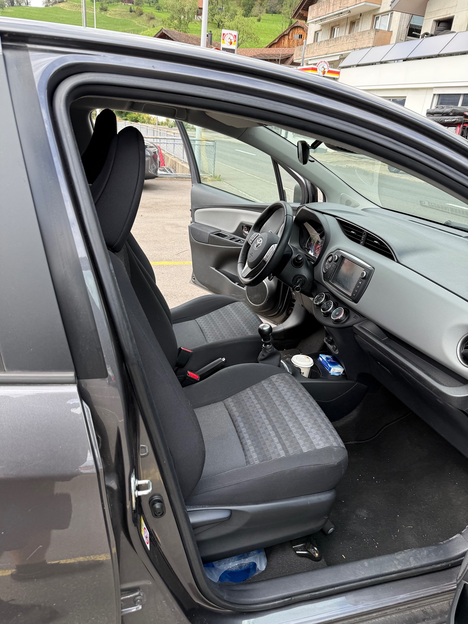 TOYOTA Yaris 1.33 — zdjęcie 11
