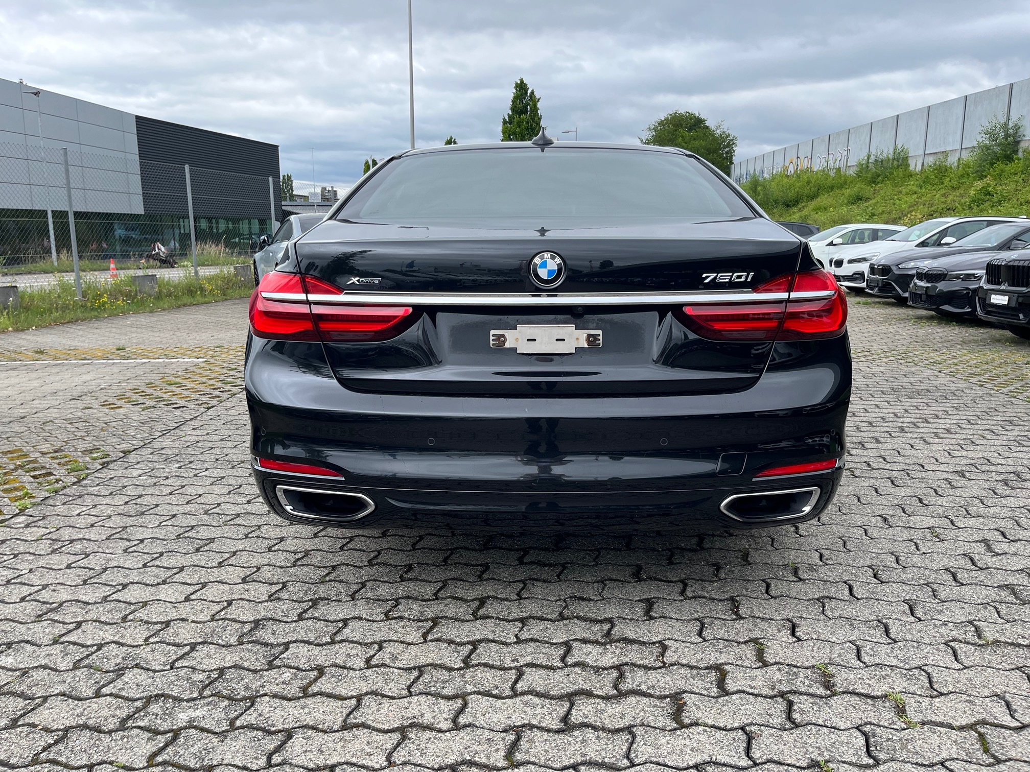 BMW 750i xDrive — zdjęcie 4