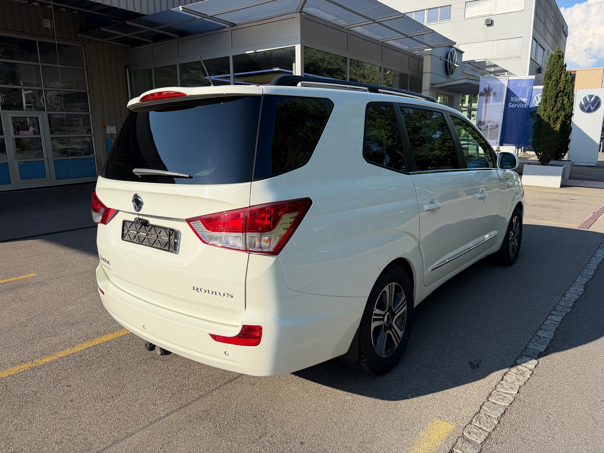 SSANGYONG Rodius SV200 XVT — zdjęcie 3