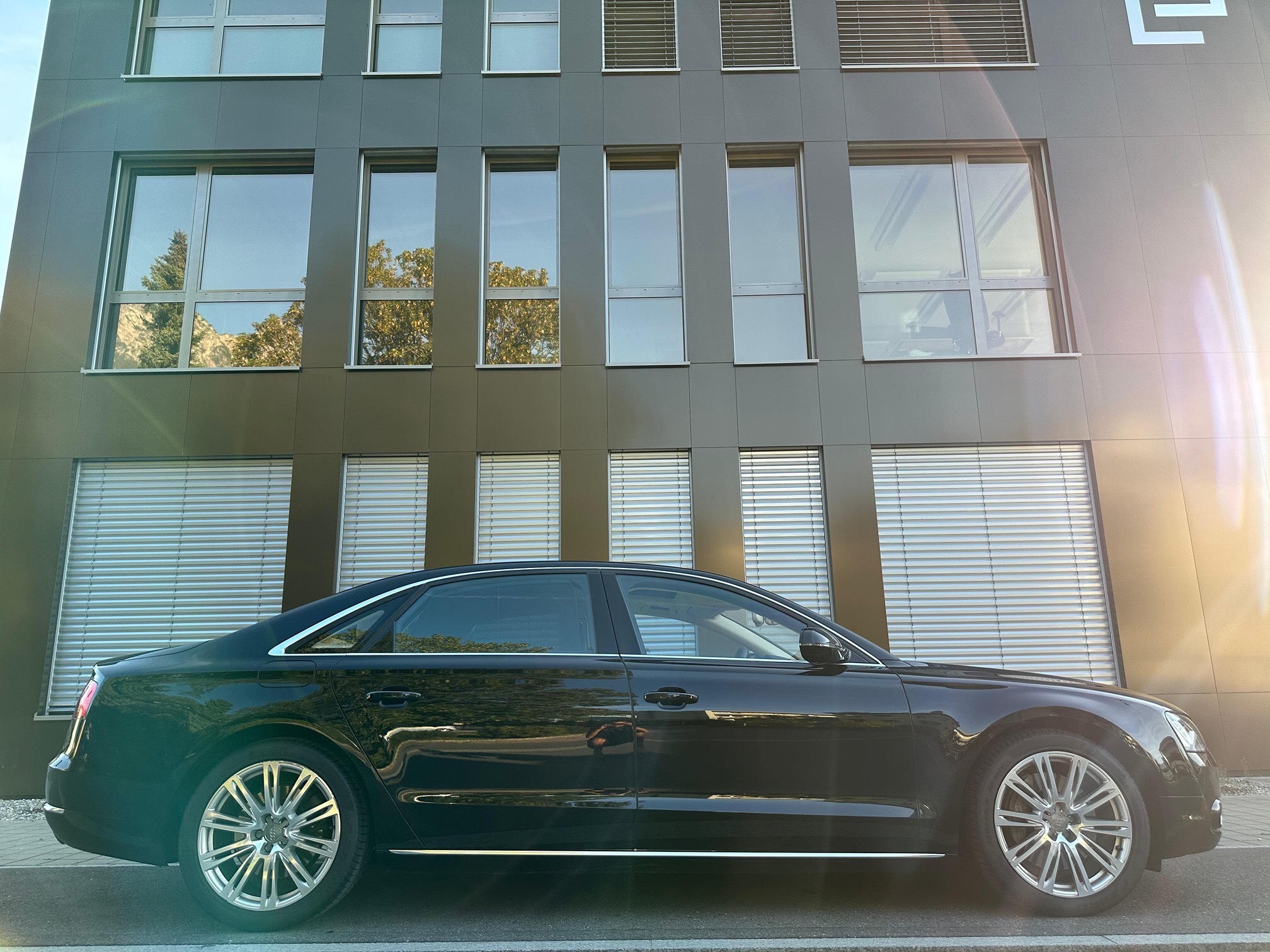 AUDI A8 L 4.0 TFSI — zdjęcie 13