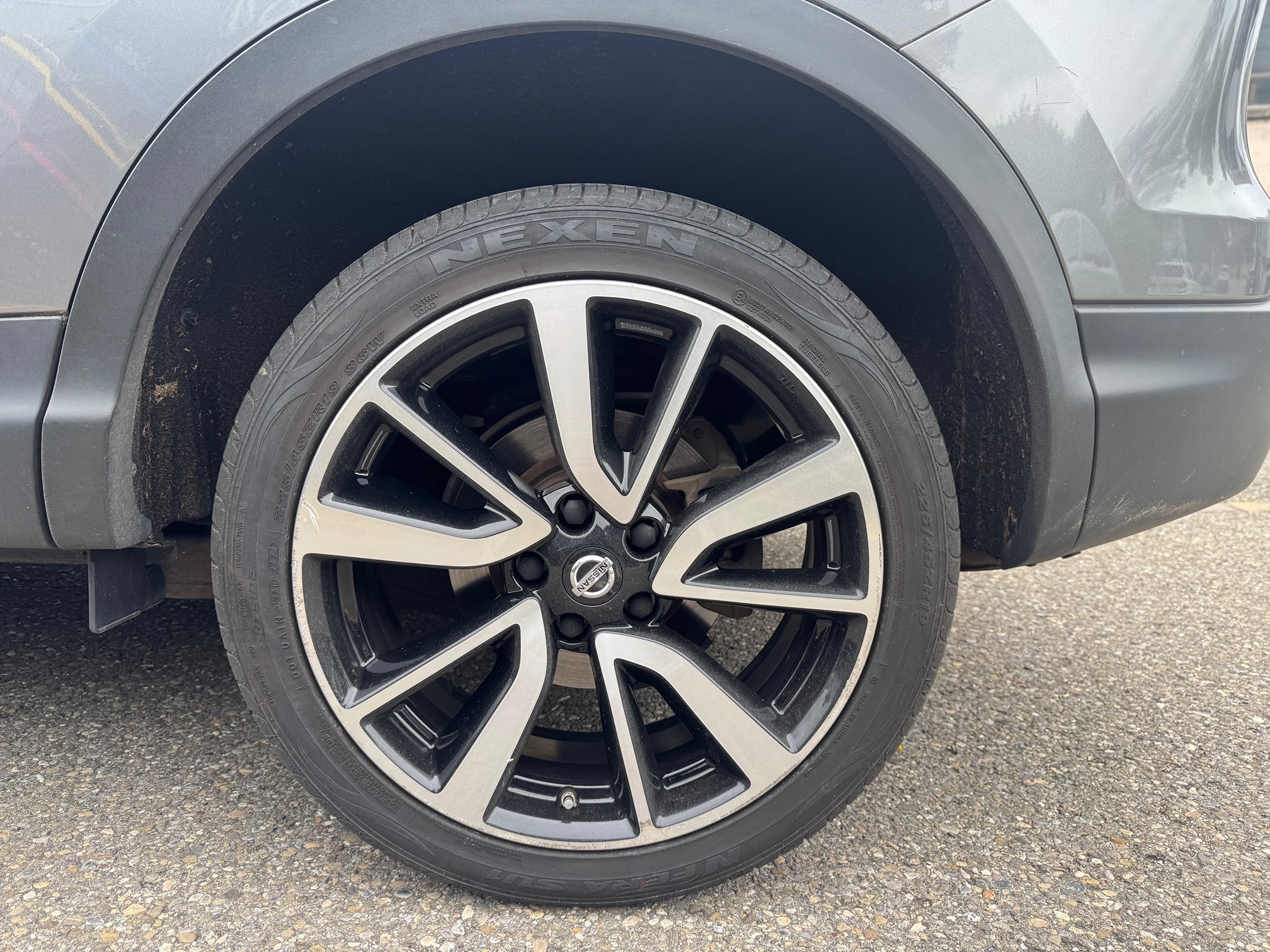 NISSAN Qashqai — zdjęcie 11