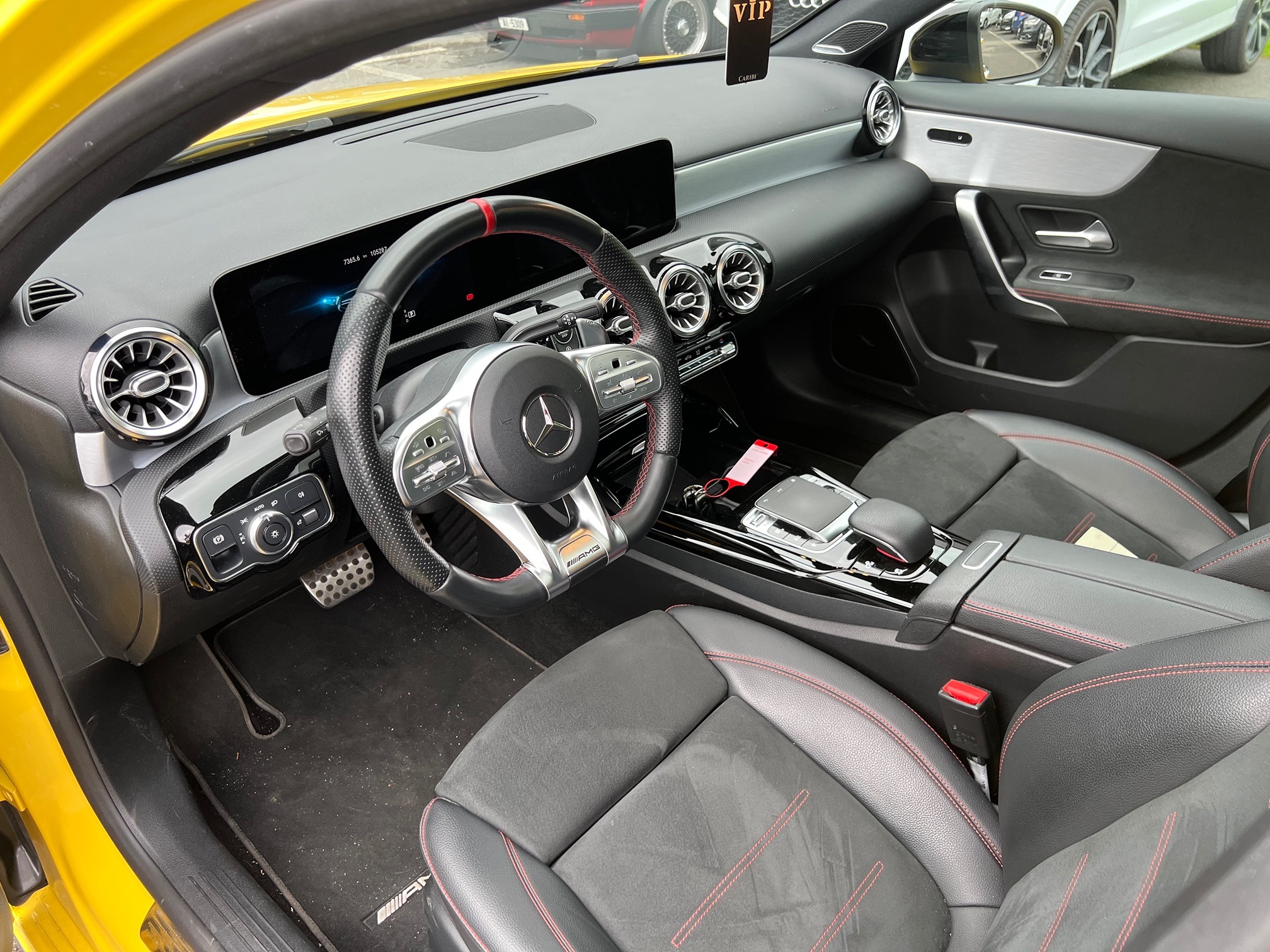 MERCEDES-BENZ AMG A 35 — zdjęcie 4
