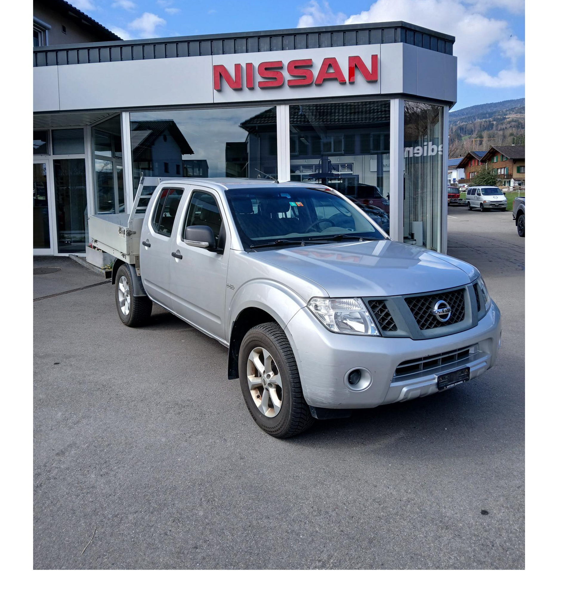 NISSAN Navara DC 4WD MT — zdjęcie 1