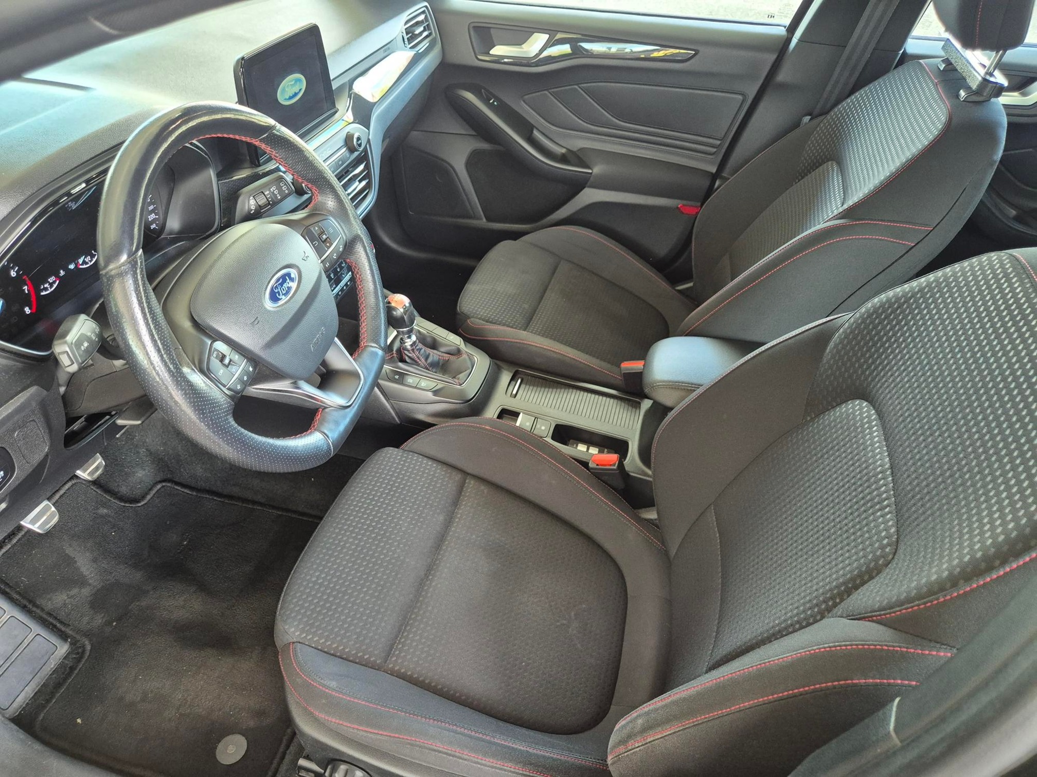 FORD Focus 1.0 SCTi ST-Line — zdjęcie 12