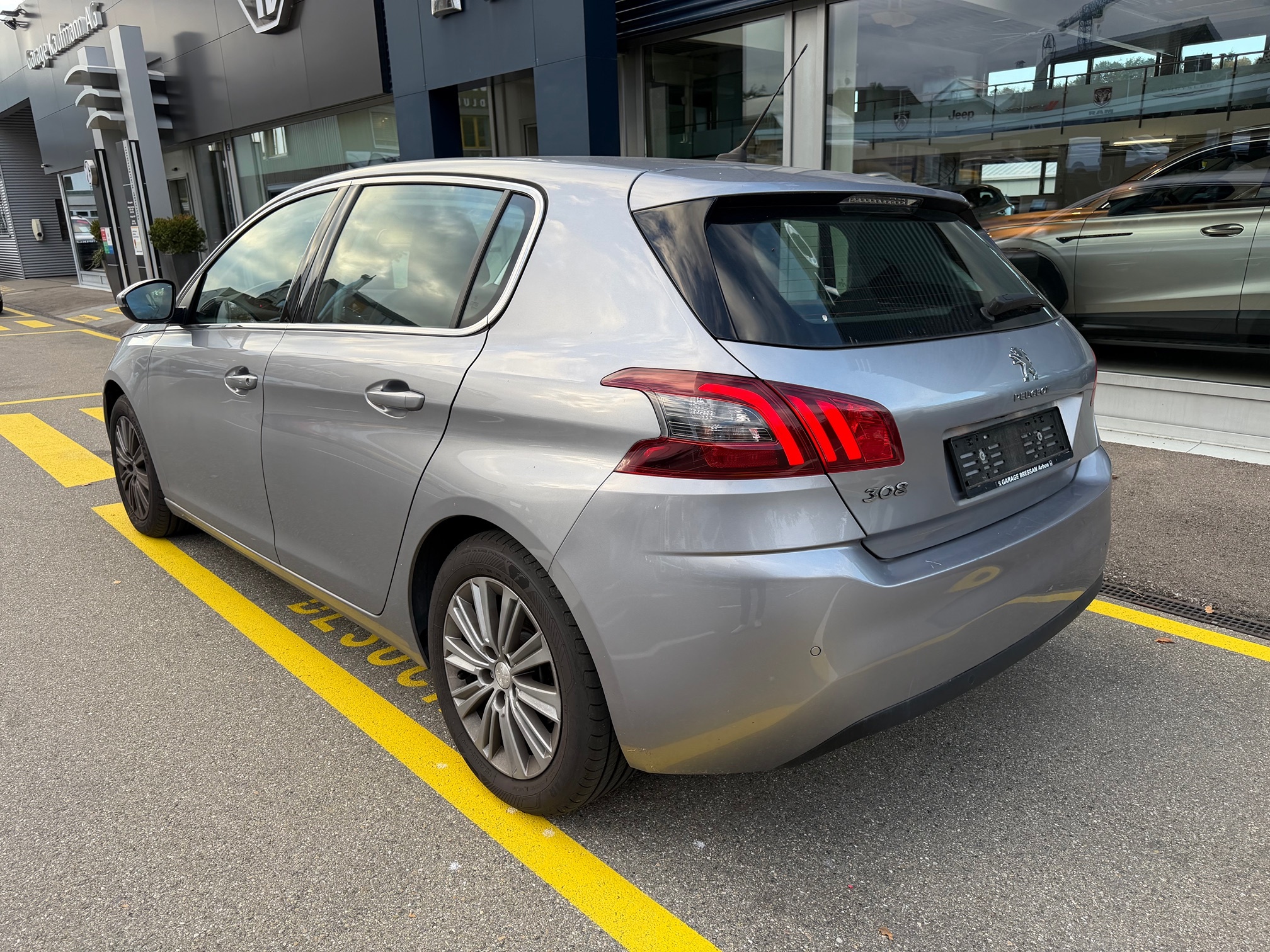 PEUGEOT 308 1.2i STT — zdjęcie 7