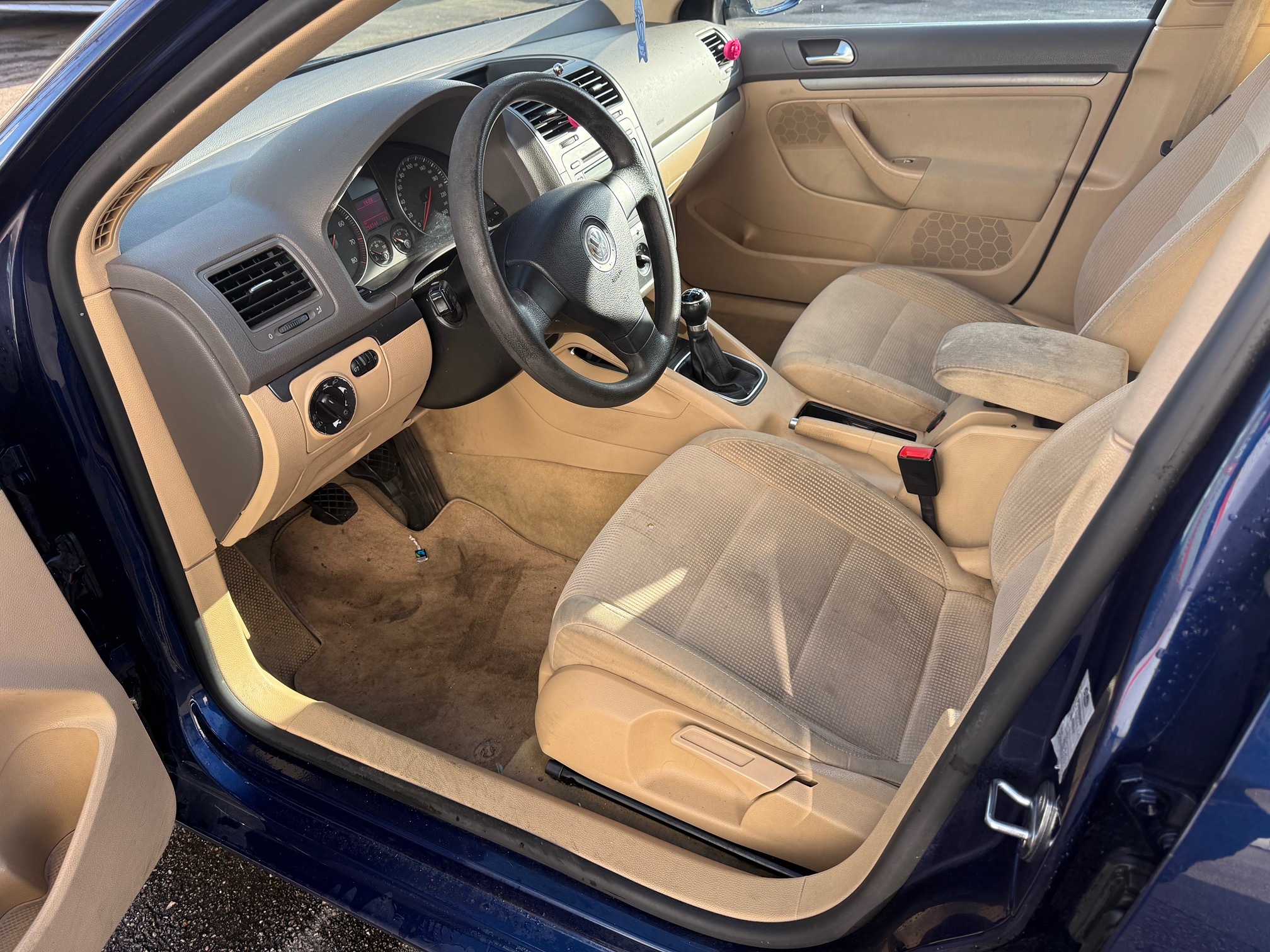 VW Jetta 2.0FSI — zdjęcie 9