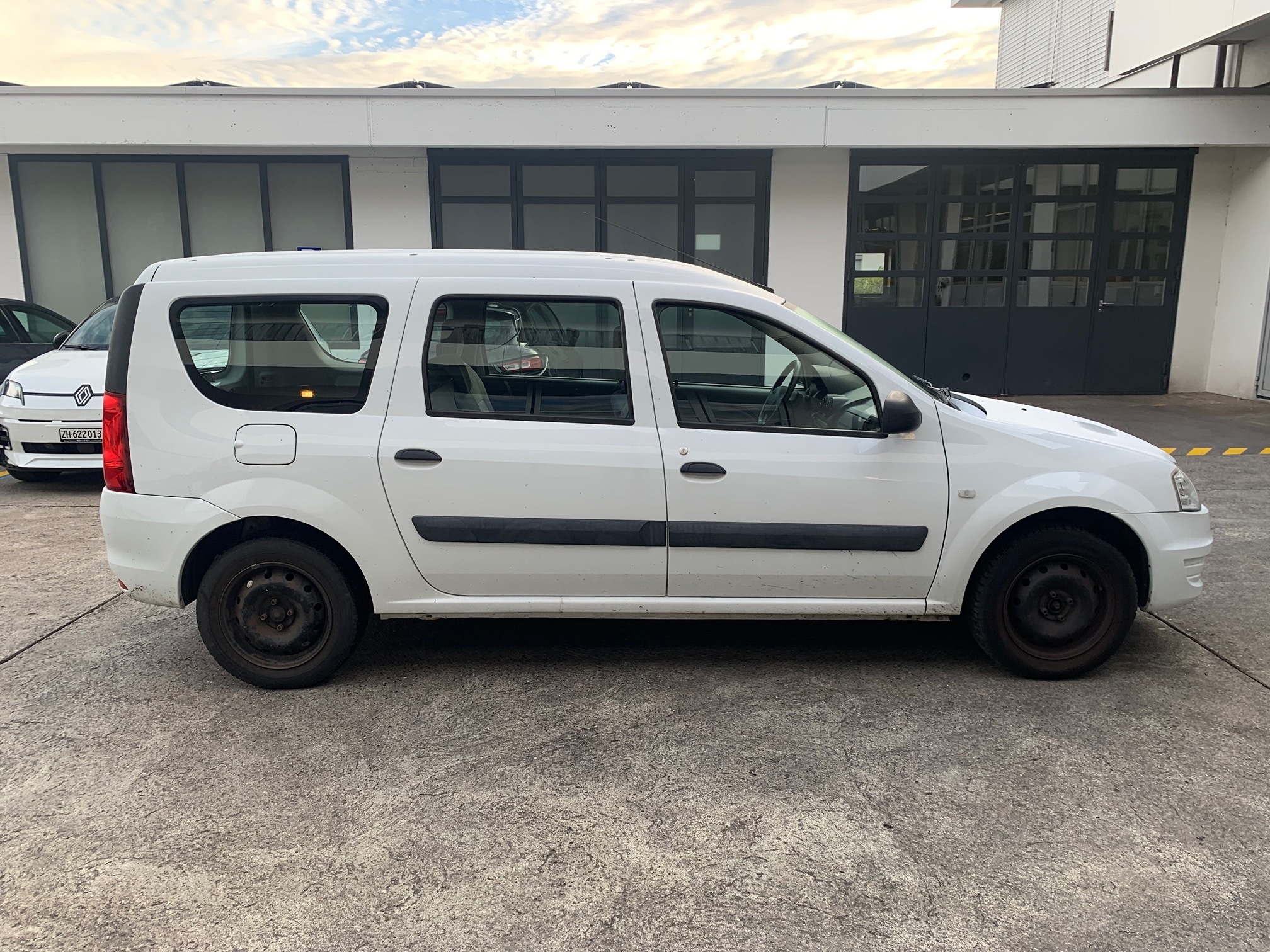 DACIA Logan 1.6 — zdjęcie 3