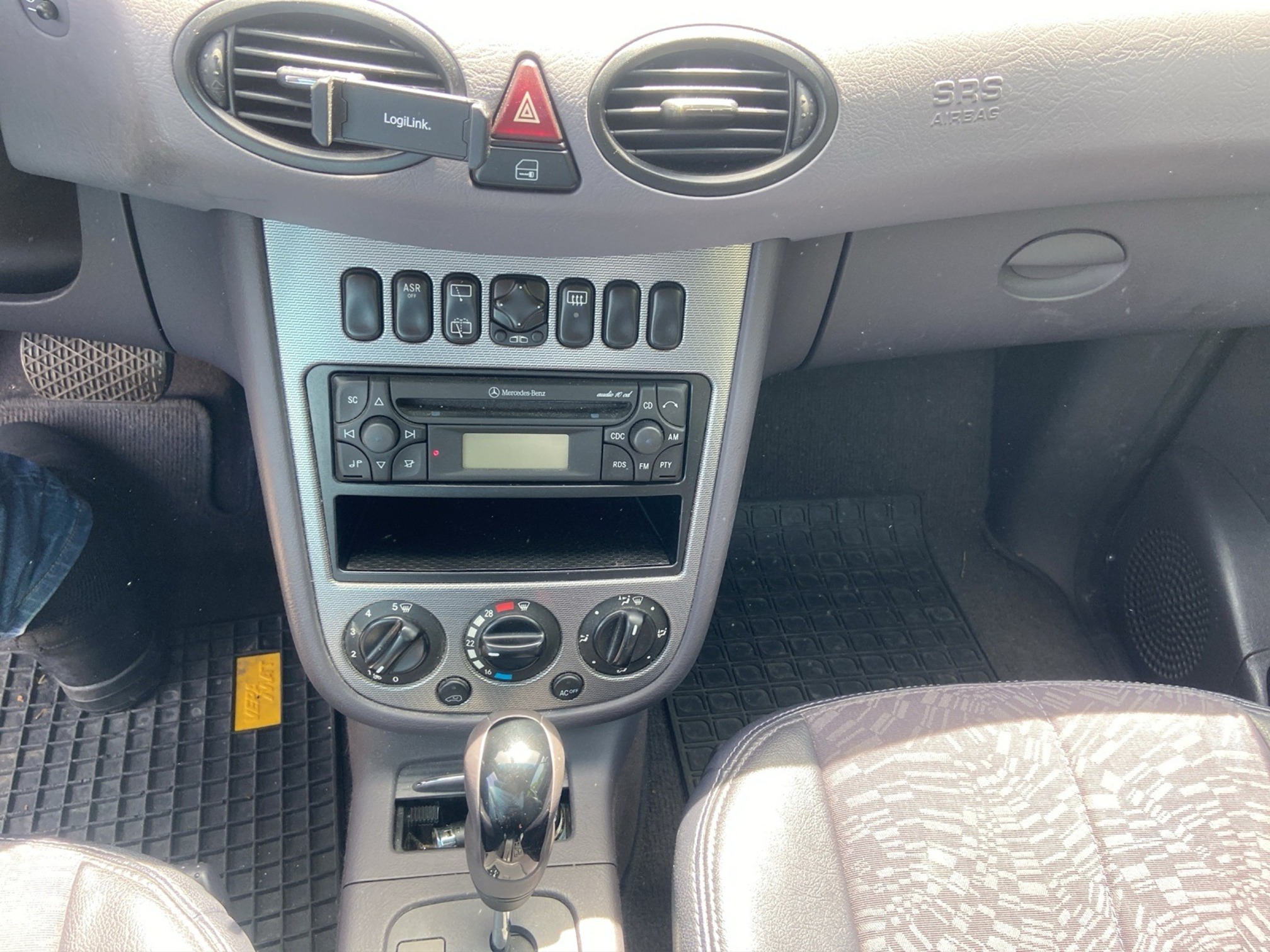 MERCEDES-BENZ A 160 1,6 Avantgarde Automat — zdjęcie 11