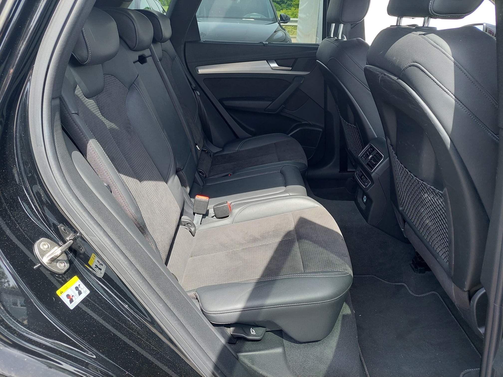 AUDI Q5 40 TDI quattro — zdjęcie 9