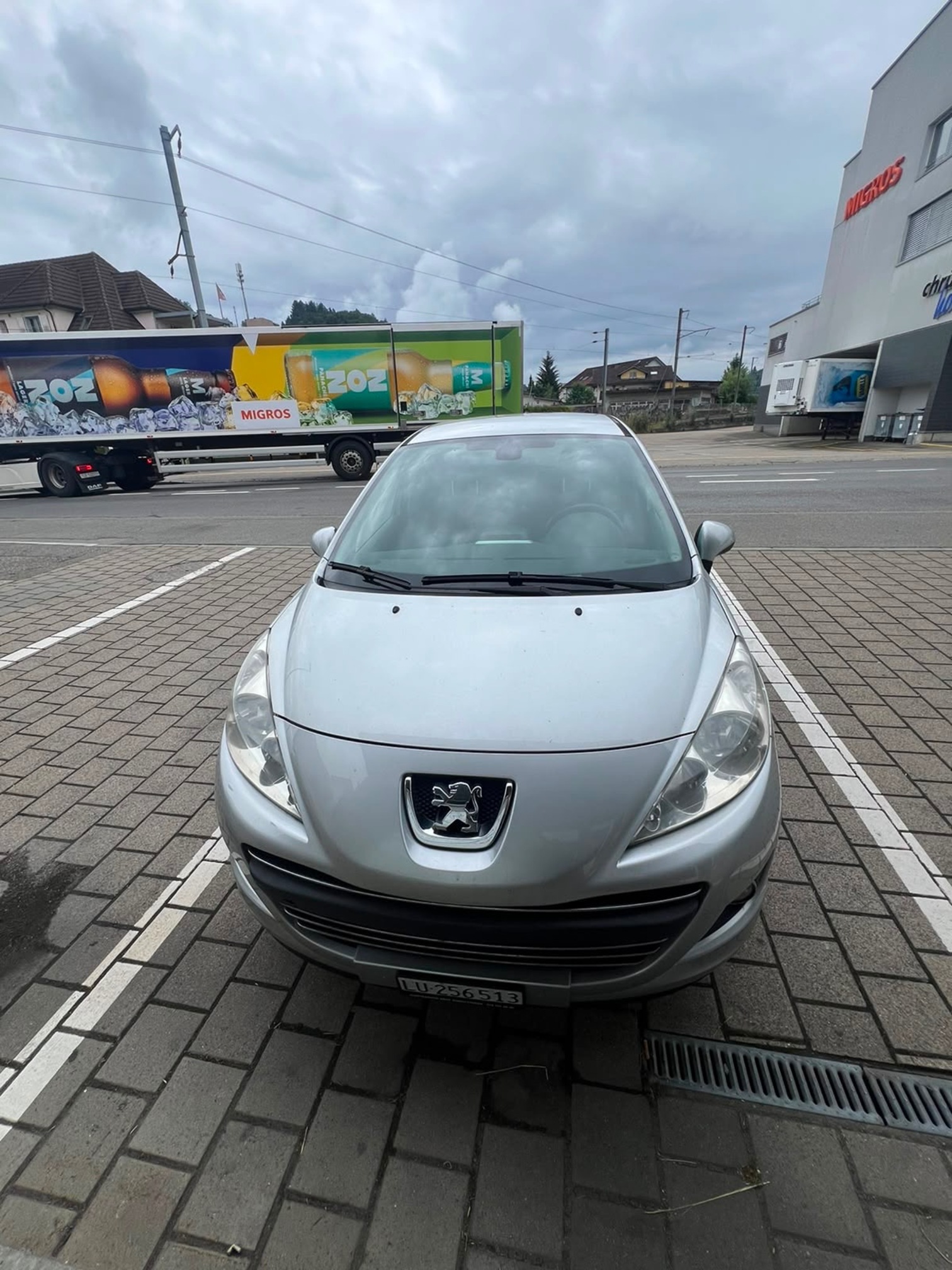 PEUGEOT 207 1.6i 16V — zdjęcie 2