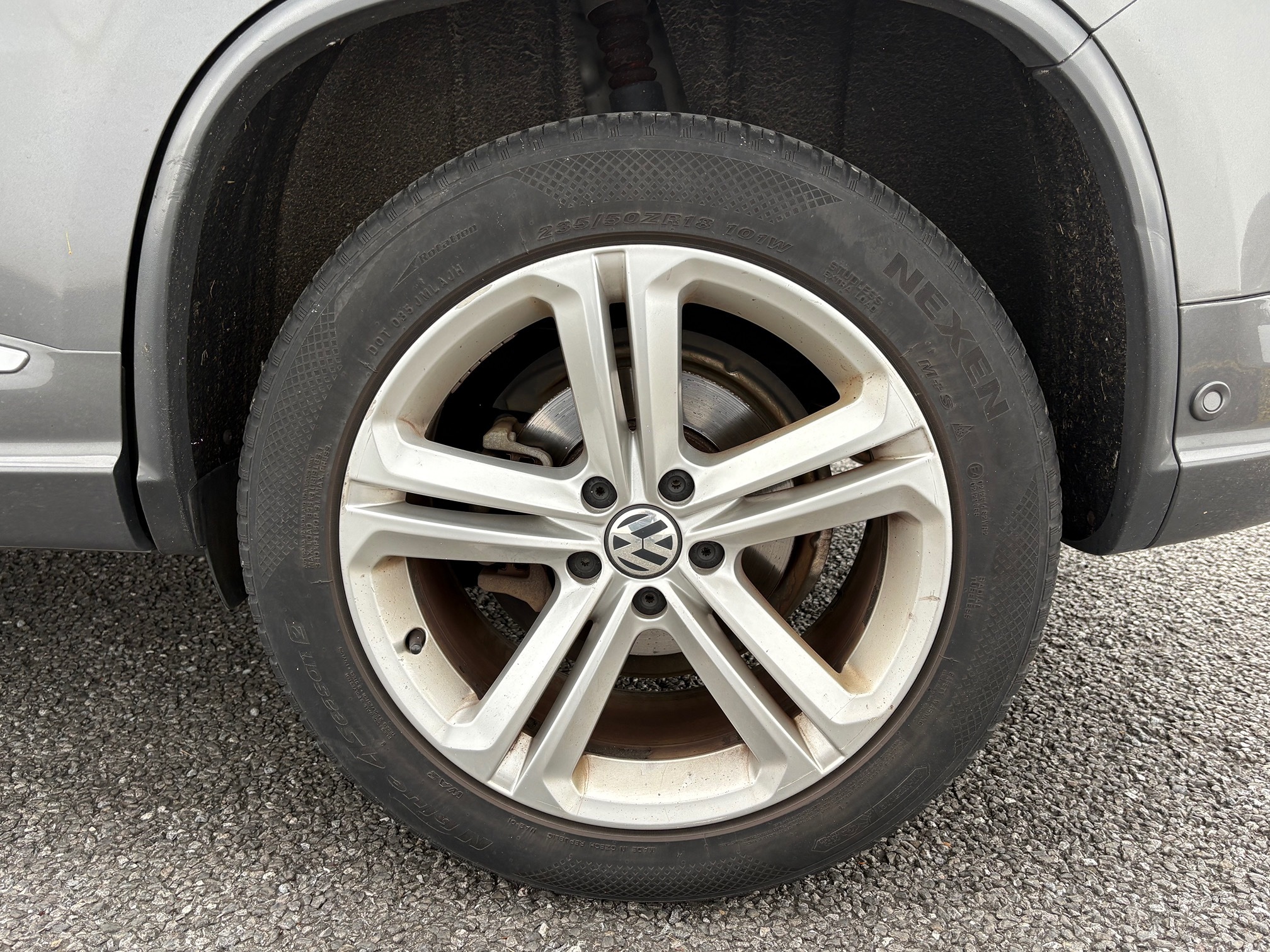 VW Tiguan 2.0 BMT — zdjęcie 13