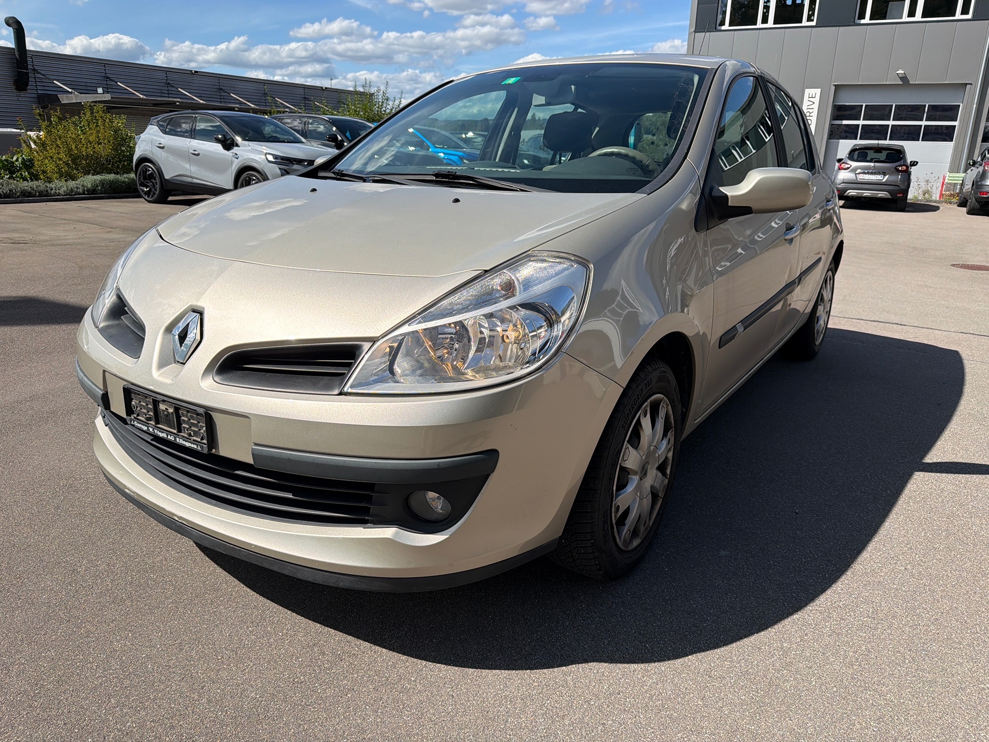 RENAULT Clio 1.6 16V